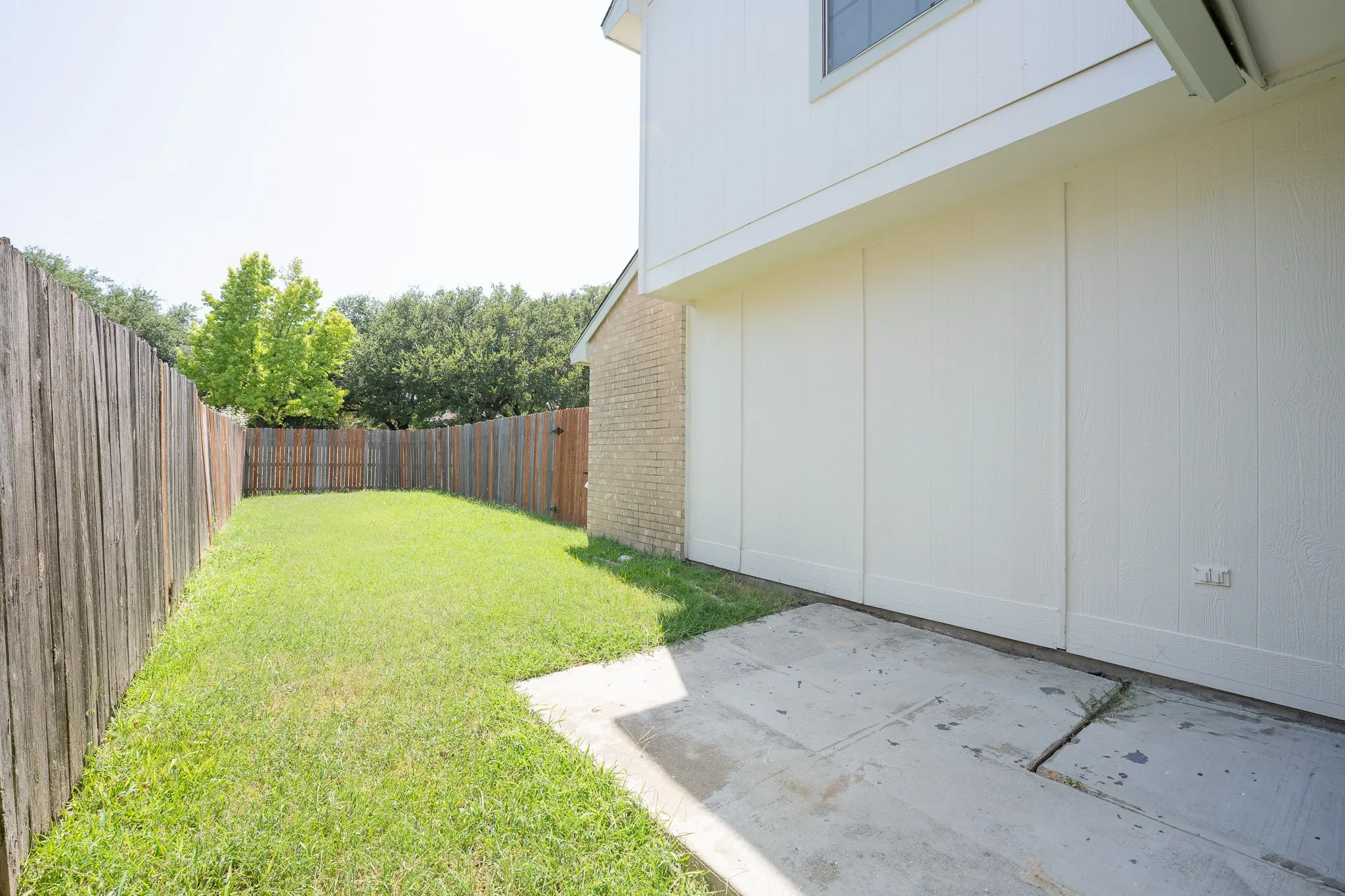 Single Family Residence For Rent in Dallas County , 1513 Liberty Lane, Mesquite, Texas 75149, 3 Bedroom, 3 Bathroom, 1 Garage spaces, 1,393 Sqft, built in 1984, mls#21387087, Real Estate Agent in Mesquite, Homes For Rent in Dallas county, Homes For Rent in Mesquite, Realtor in Mesquite Texas, Real Estate Brokerage Independent Realty Texas, Luminita Cordes Realtor