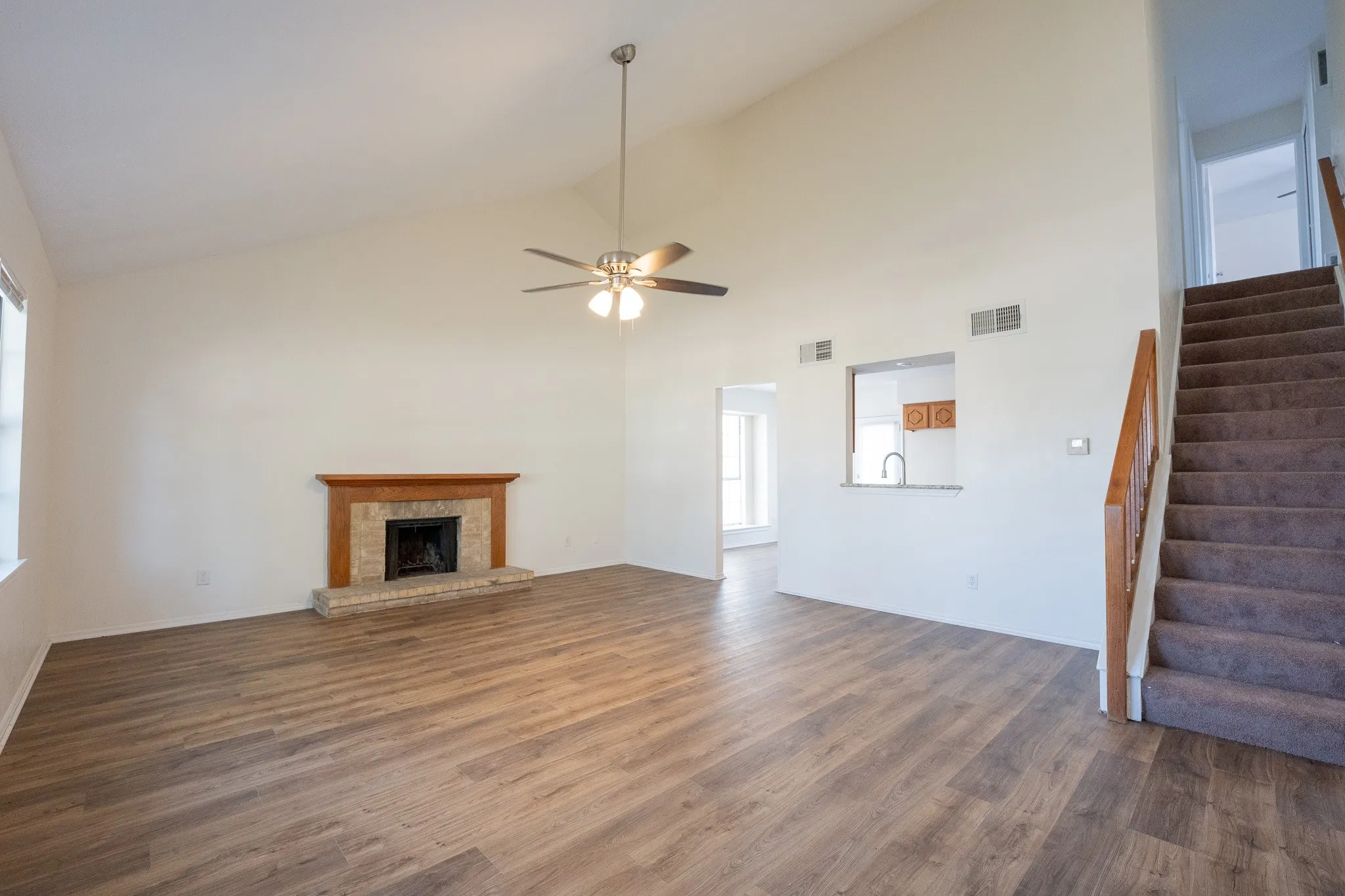 Single Family Residence For Rent in Dallas County , 1513 Liberty Lane, Mesquite, Texas 75149, 3 Bedroom, 3 Bathroom, 1 Garage spaces, 1,393 Sqft, built in 1984, mls#21387087, Real Estate Agent in Mesquite, Homes For Rent in Dallas county, Homes For Rent in Mesquite, Realtor in Mesquite Texas, Real Estate Brokerage Independent Realty Texas, Luminita Cordes Realtor