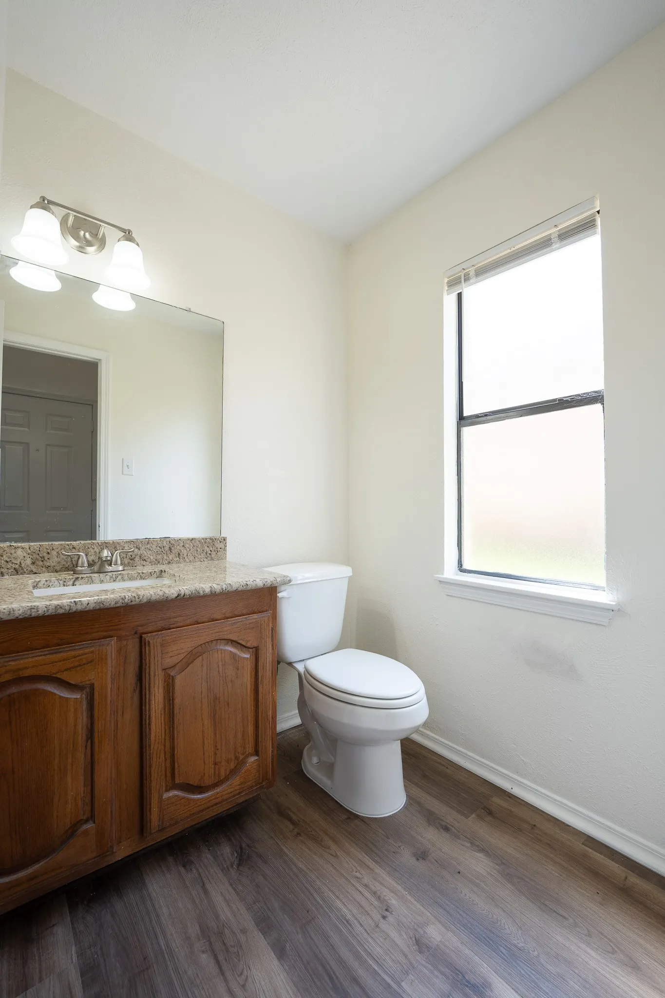 Single Family Residence For Rent in Dallas County , 1513 Liberty Lane, Mesquite, Texas 75149, 3 Bedroom, 3 Bathroom, 1 Garage spaces, 1,393 Sqft, built in 1984, mls#21387087, Real Estate Agent in Mesquite, Homes For Rent in Dallas county, Homes For Rent in Mesquite, Realtor in Mesquite Texas, Real Estate Brokerage Independent Realty Texas, Luminita Cordes Realtor
