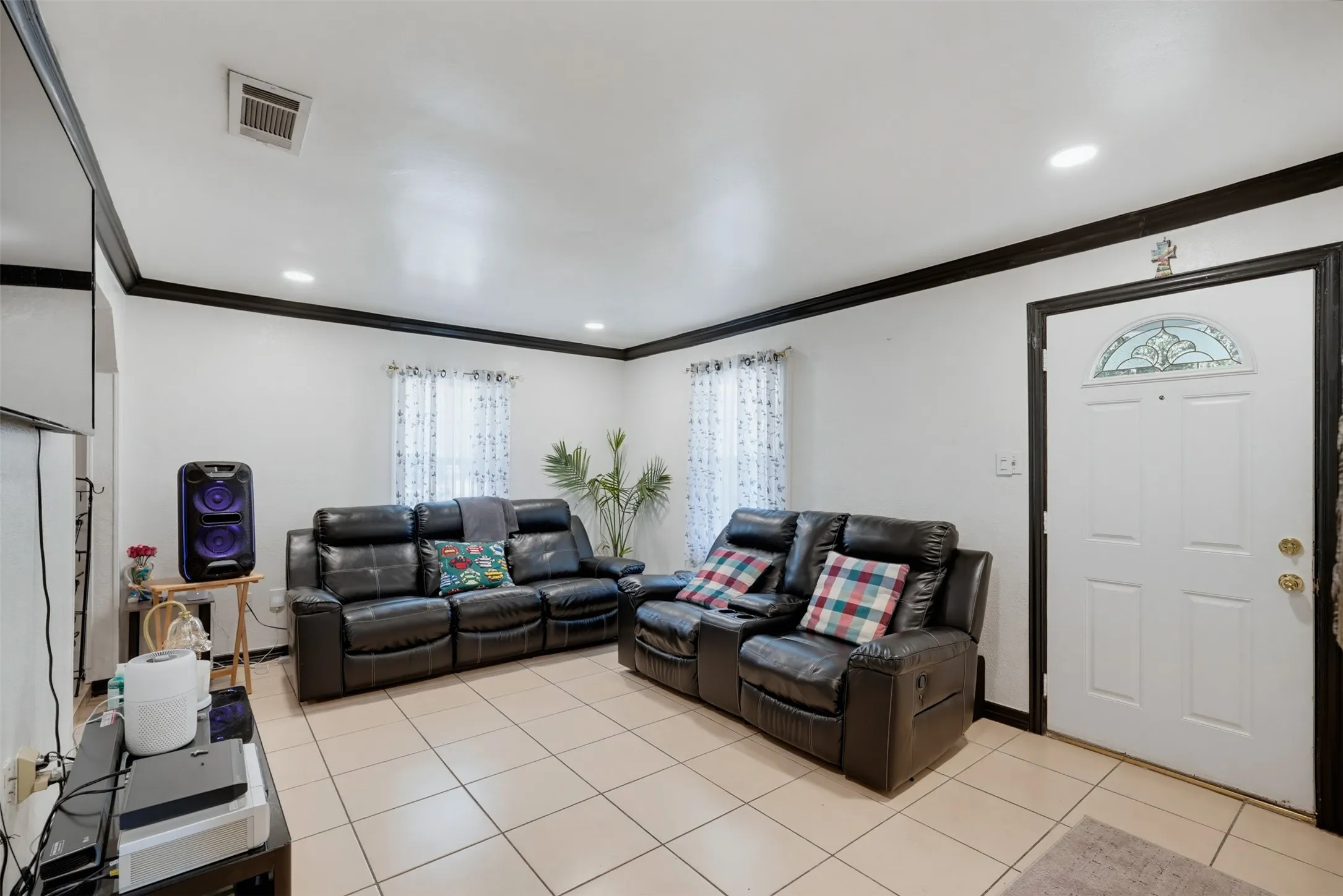 Single Family Residence For Sale in Tarrant County , 7833 Tacoma Drive, White Settlement, Texas 76108, 4 Bedroom, 3 Bathroom, Garage spaces, 1,600 Sqft, built in 1951, mls#21387088, Real Estate Agent in White Settlement, Homes For Sale in Tarrant county, Homes For Sale in White Settlement, Realtor in White Settlement Texas, Real Estate Brokerage Independent Realty Texas, Luminita Cordes Realtor