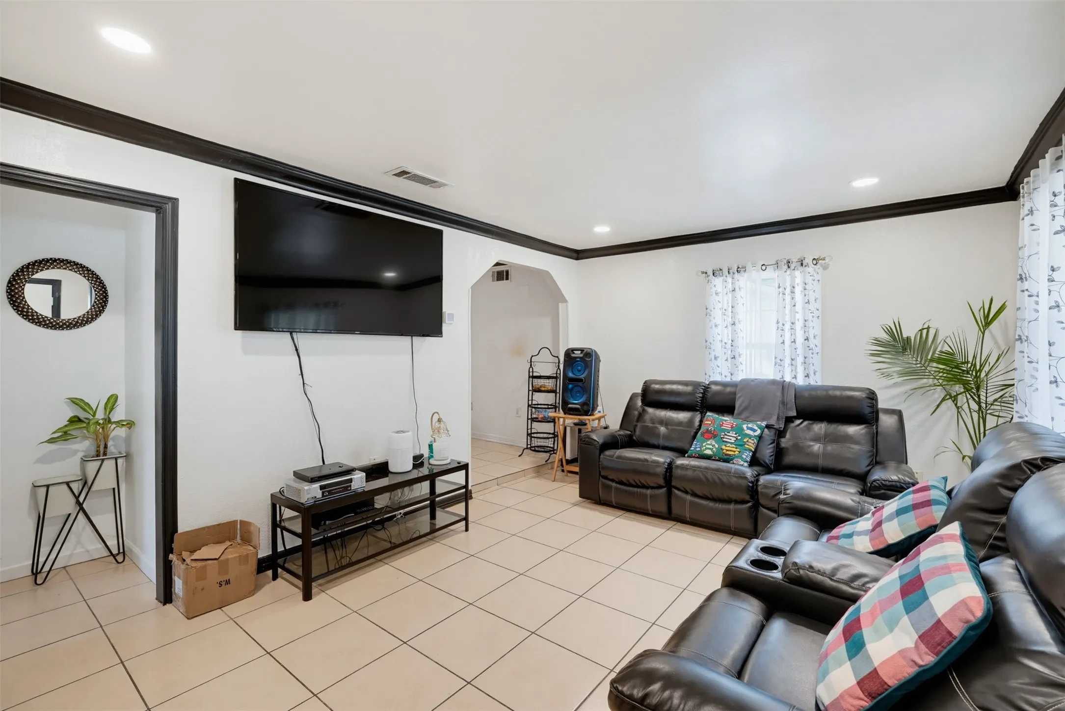 Single Family Residence For Sale in Tarrant County , 7833 Tacoma Drive, White Settlement, Texas 76108, 4 Bedroom, 3 Bathroom, Garage spaces, 1,600 Sqft, built in 1951, mls#21387088, Real Estate Agent in White Settlement, Homes For Sale in Tarrant county, Homes For Sale in White Settlement, Realtor in White Settlement Texas, Real Estate Brokerage Independent Realty Texas, Luminita Cordes Realtor