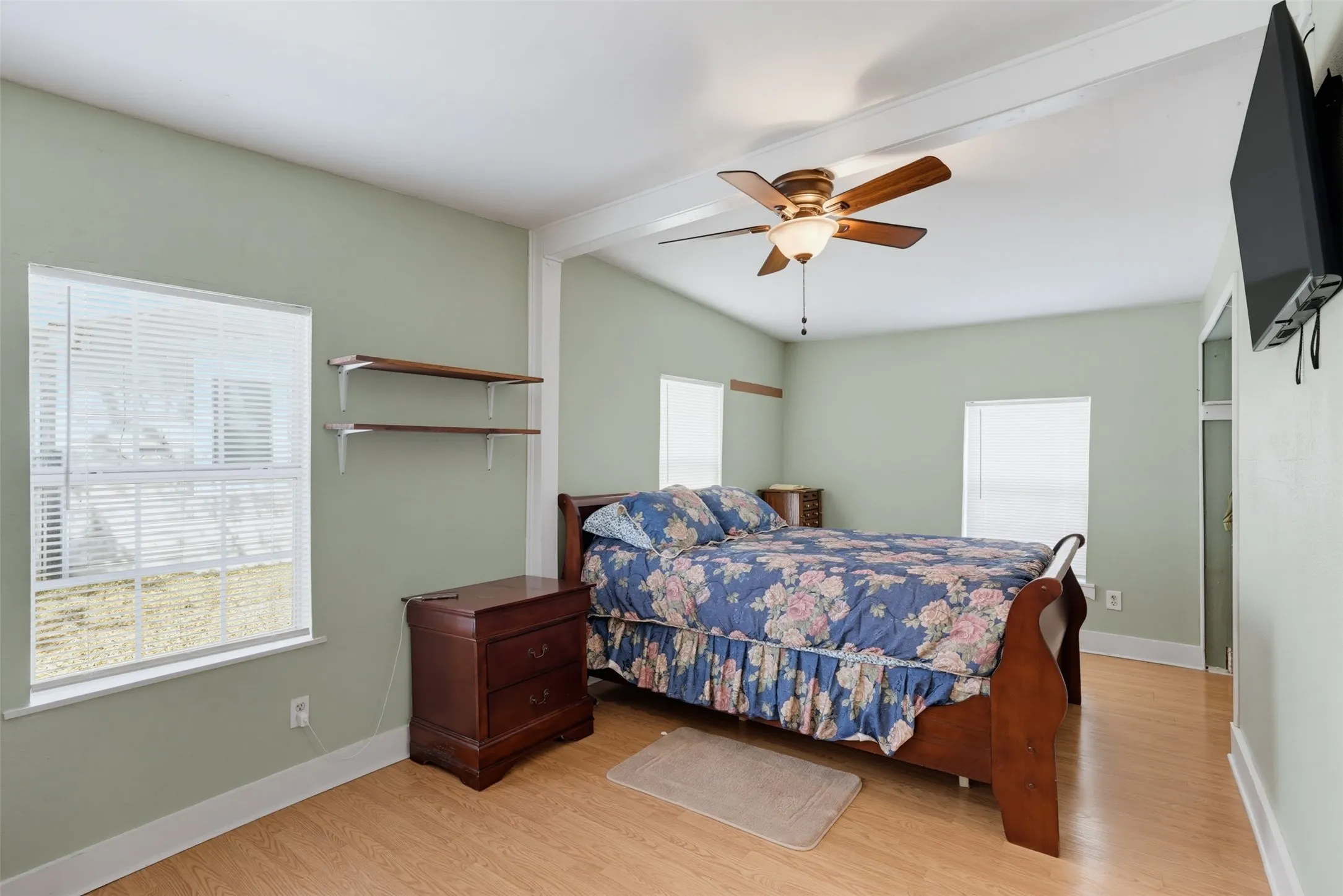 Single Family Residence For Sale in Tarrant County , 7833 Tacoma Drive, White Settlement, Texas 76108, 4 Bedroom, 3 Bathroom, Garage spaces, 1,600 Sqft, built in 1951, mls#21387088, Real Estate Agent in White Settlement, Homes For Sale in Tarrant county, Homes For Sale in White Settlement, Realtor in White Settlement Texas, Real Estate Brokerage Independent Realty Texas, Luminita Cordes Realtor