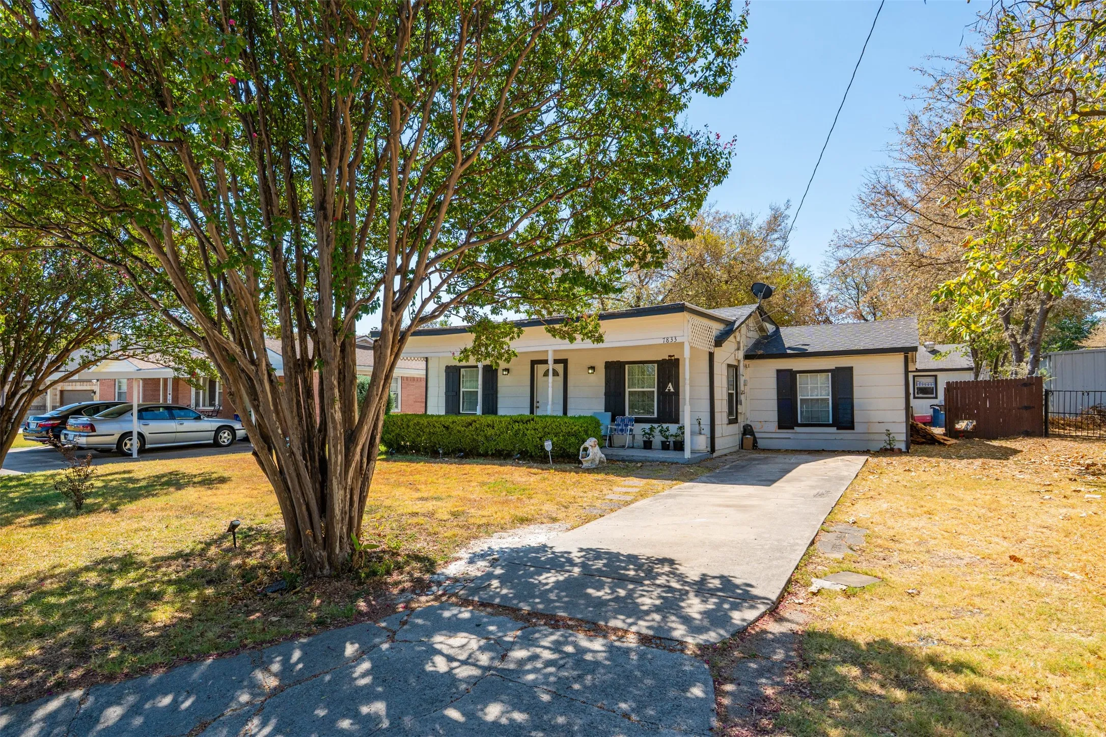 Single Family Residence For Sale in Tarrant County , 7833 Tacoma Drive, White Settlement, Texas 76108, 4 Bedroom, 3 Bathroom, Garage spaces, 1,600 Sqft, built in 1951, mls#21387088, Real Estate Agent in White Settlement, Homes For Sale in Tarrant county, Homes For Sale in White Settlement, Realtor in White Settlement Texas, Real Estate Brokerage Independent Realty Texas, Luminita Cordes Realtor
