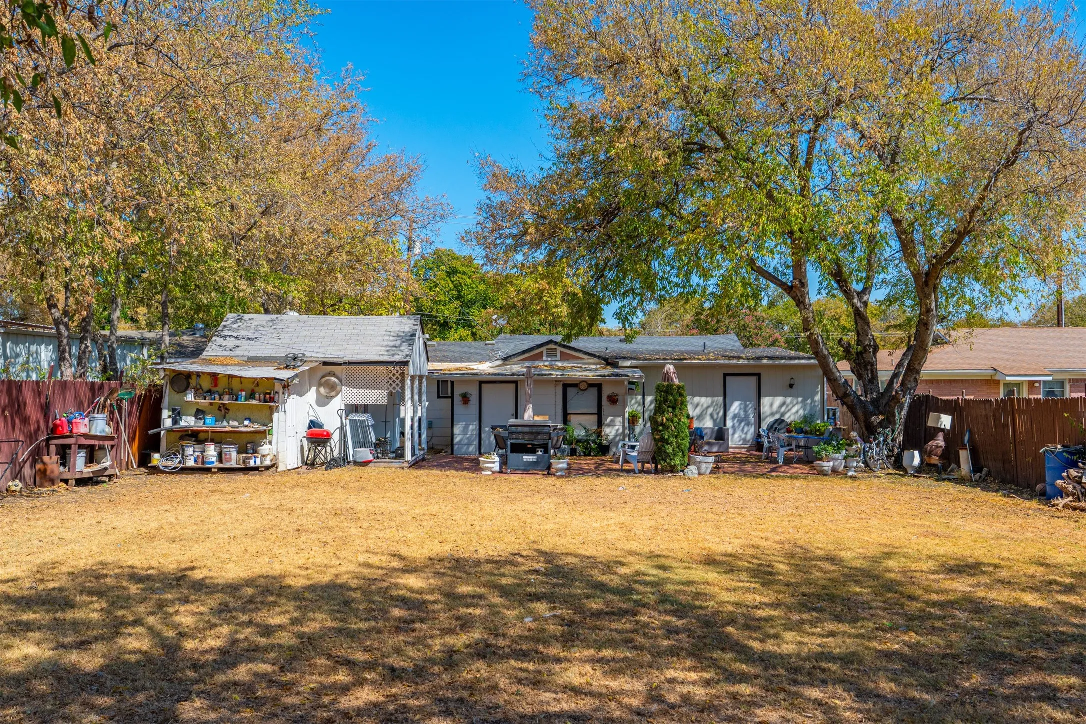 Single Family Residence For Sale in Tarrant County , 7833 Tacoma Drive, White Settlement, Texas 76108, 4 Bedroom, 3 Bathroom, Garage spaces, 1,600 Sqft, built in 1951, mls#21387088, Real Estate Agent in White Settlement, Homes For Sale in Tarrant county, Homes For Sale in White Settlement, Realtor in White Settlement Texas, Real Estate Brokerage Independent Realty Texas, Luminita Cordes Realtor