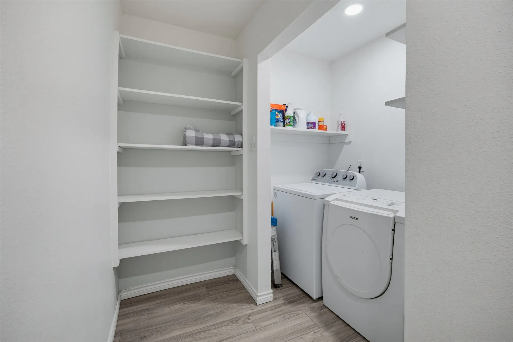 Single Family Residence For Sale in Tarrant County , 7833 Tacoma Drive, White Settlement, Texas 76108, 4 Bedroom, 3 Bathroom, Garage spaces, 1,600 Sqft, built in 1951, mls#21387088, Real Estate Agent in White Settlement, Homes For Sale in Tarrant county, Homes For Sale in White Settlement, Realtor in White Settlement Texas, Real Estate Brokerage Independent Realty Texas, Luminita Cordes Realtor