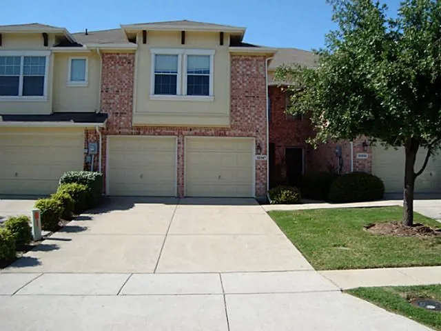 Townhouse For Rent in Collin County , 10347 Summit Run Drive, Frisco, Texas 75035, 3 Bedroom, 3 Bathroom, 2 Garage spaces, 1,939 Sqft, built in 2004, mls#21387090, Real Estate Agent in Frisco, Homes For Rent in Collin county, Homes For Rent in Frisco, Realtor in Frisco Texas, Real Estate Brokerage Independent Realty Texas, Luminita Cordes Realtor