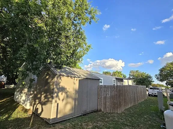 Manufactured Home For Sale in Bexar County , 4801 Goldfield 37, San Antonio, Texas 78218, 3 Bedroom, 2 Bathroom, Garage spaces, 1,216 Sqft, built in 2016, mls#21387094, Real Estate Agent in San Antonio, Homes For Sale in Bexar county, Homes For Sale in San Antonio, Realtor in San Antonio Texas, Real Estate Brokerage Independent Realty Texas, Luminita Cordes Realtor