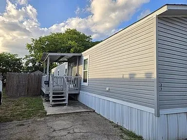 Manufactured Home For Sale in Bexar County , 4801 Goldfield 37, San Antonio, Texas 78218, 3 Bedroom, 2 Bathroom, Garage spaces, 1,216 Sqft, built in 2016, mls#21387094, Real Estate Agent in San Antonio, Homes For Sale in Bexar county, Homes For Sale in San Antonio, Realtor in San Antonio Texas, Real Estate Brokerage Independent Realty Texas, Luminita Cordes Realtor
