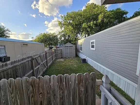Manufactured Home For Sale in Bexar County , 4801 Goldfield 37, San Antonio, Texas 78218, 3 Bedroom, 2 Bathroom, Garage spaces, 1,216 Sqft, built in 2016, mls#21387094, Real Estate Agent in San Antonio, Homes For Sale in Bexar county, Homes For Sale in San Antonio, Realtor in San Antonio Texas, Real Estate Brokerage Independent Realty Texas, Luminita Cordes Realtor