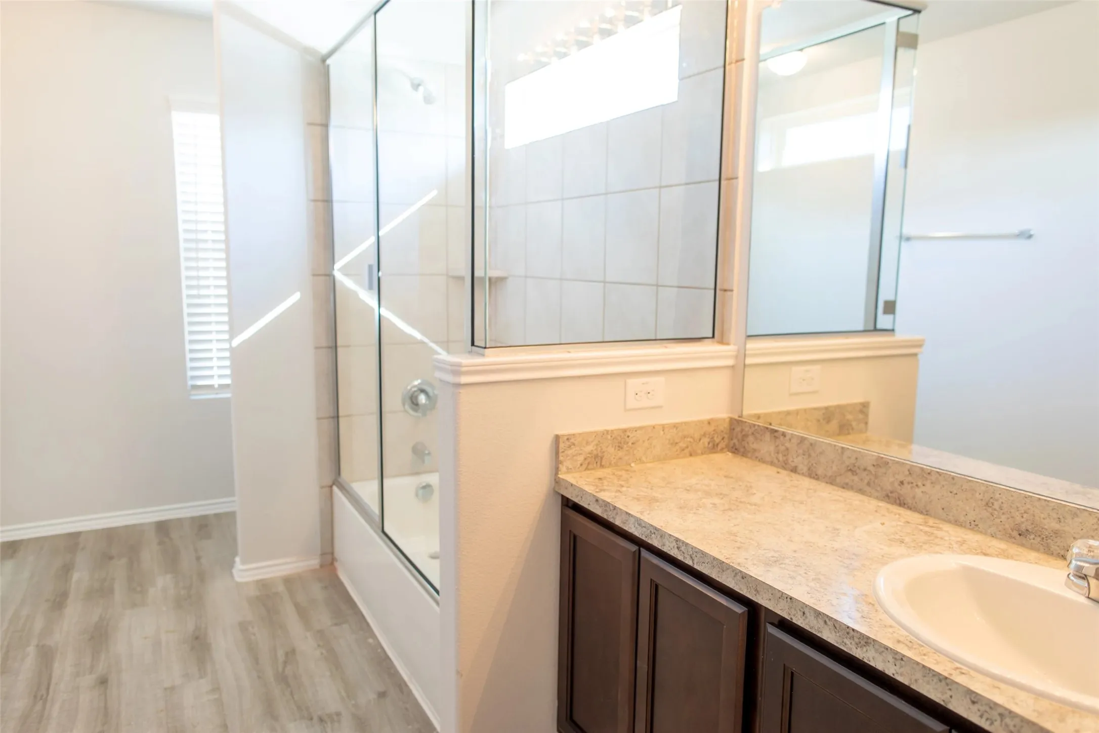 Single Family Residence For Rent in Ellis County , 3202 Sonoma Trail, Ennis, Texas 75119, 4 Bedroom, 3 Bathroom, 2 Garage spaces, 2,001 Sqft, built in 2020, mls#21387091, Real Estate Agent in Ennis, Homes For Rent in Ellis county, Homes For Rent in Ennis, Realtor in Ennis Texas, Real Estate Brokerage Independent Realty Texas, Luminita Cordes Realtor
