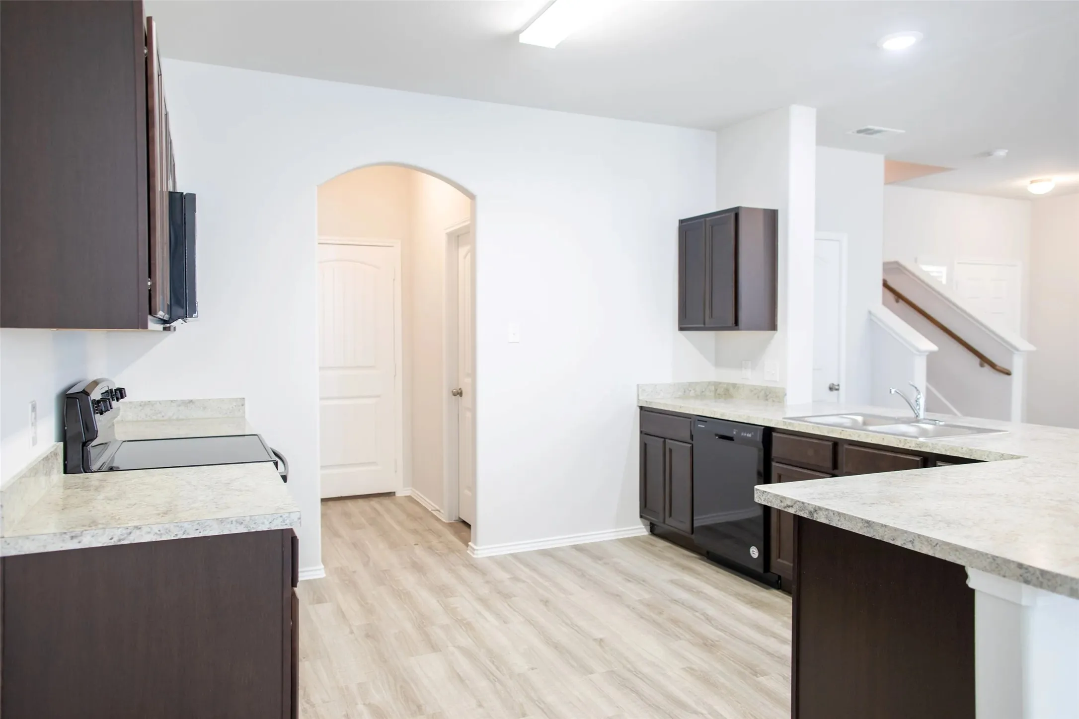 Single Family Residence For Rent in Ellis County , 3202 Sonoma Trail, Ennis, Texas 75119, 4 Bedroom, 3 Bathroom, 2 Garage spaces, 2,001 Sqft, built in 2020, mls#21387091, Real Estate Agent in Ennis, Homes For Rent in Ellis county, Homes For Rent in Ennis, Realtor in Ennis Texas, Real Estate Brokerage Independent Realty Texas, Luminita Cordes Realtor