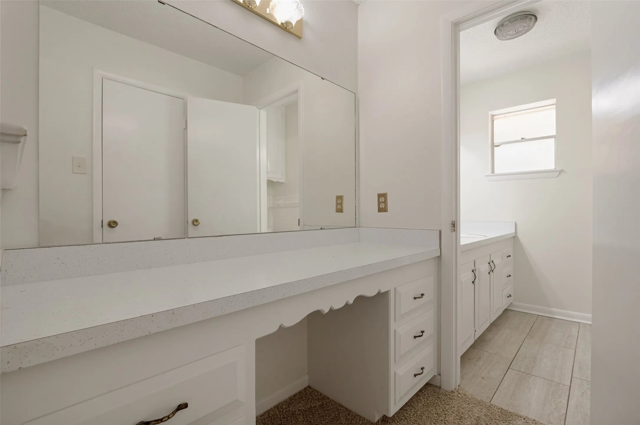 Single Family Residence For Sale in Tarrant County , 1713 Briardale Court, Arlington, Texas 76013, 3 Bedroom, 2 Bathroom, 2 Garage spaces, 1,946 Sqft, built in 1968, mls#21387096, Real Estate Agent in Arlington, Homes For Sale in Tarrant county, Homes For Sale in Arlington, Realtor in Arlington Texas, Real Estate Brokerage Independent Realty Texas, Luminita Cordes Realtor