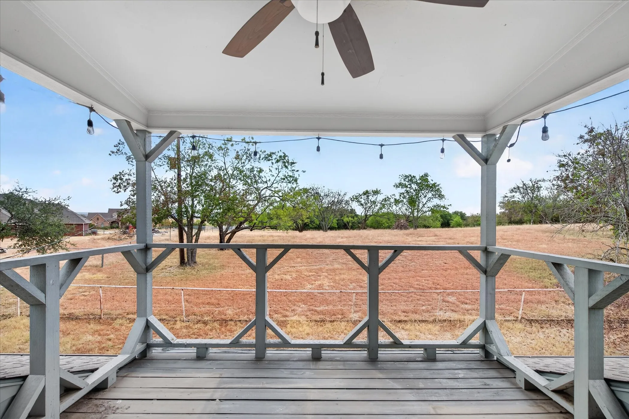 Single Family Residence For Sale in Parker County , 448 Remuda Drive, Fort Worth, Texas 76108, 3 Bedroom, 3 Bathroom, 2 Garage spaces, 1,883 Sqft, built in 1985, mls#21386931, Real Estate Agent in Fort Worth, Homes For Sale in Parker county, Homes For Sale in Fort Worth, Realtor in Fort Worth Texas, Real Estate Brokerage Independent Realty Texas, Luminita Cordes Realtor