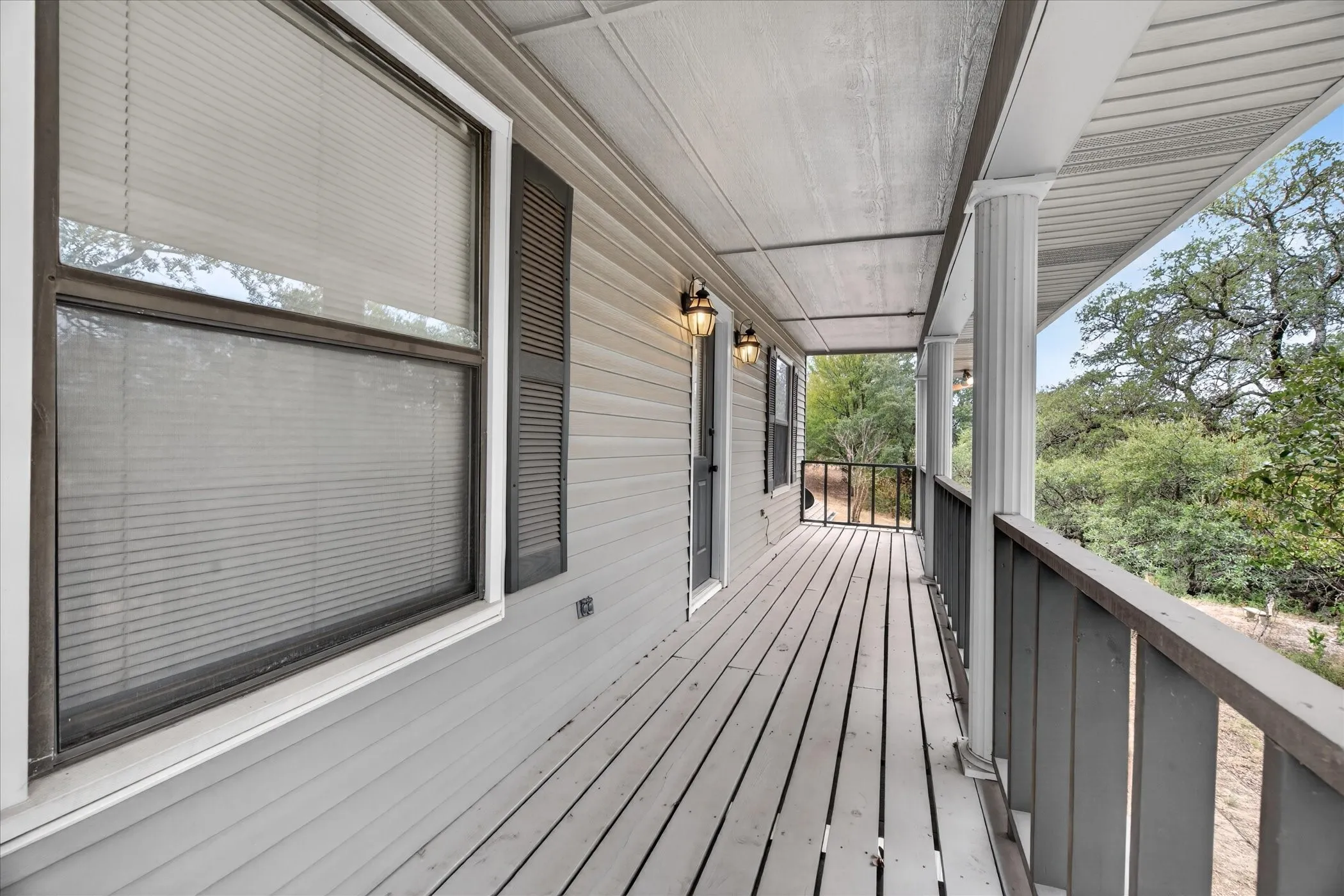 Single Family Residence For Sale in Parker County , 448 Remuda Drive, Fort Worth, Texas 76108, 3 Bedroom, 3 Bathroom, 2 Garage spaces, 1,883 Sqft, built in 1985, mls#21386931, Real Estate Agent in Fort Worth, Homes For Sale in Parker county, Homes For Sale in Fort Worth, Realtor in Fort Worth Texas, Real Estate Brokerage Independent Realty Texas, Luminita Cordes Realtor