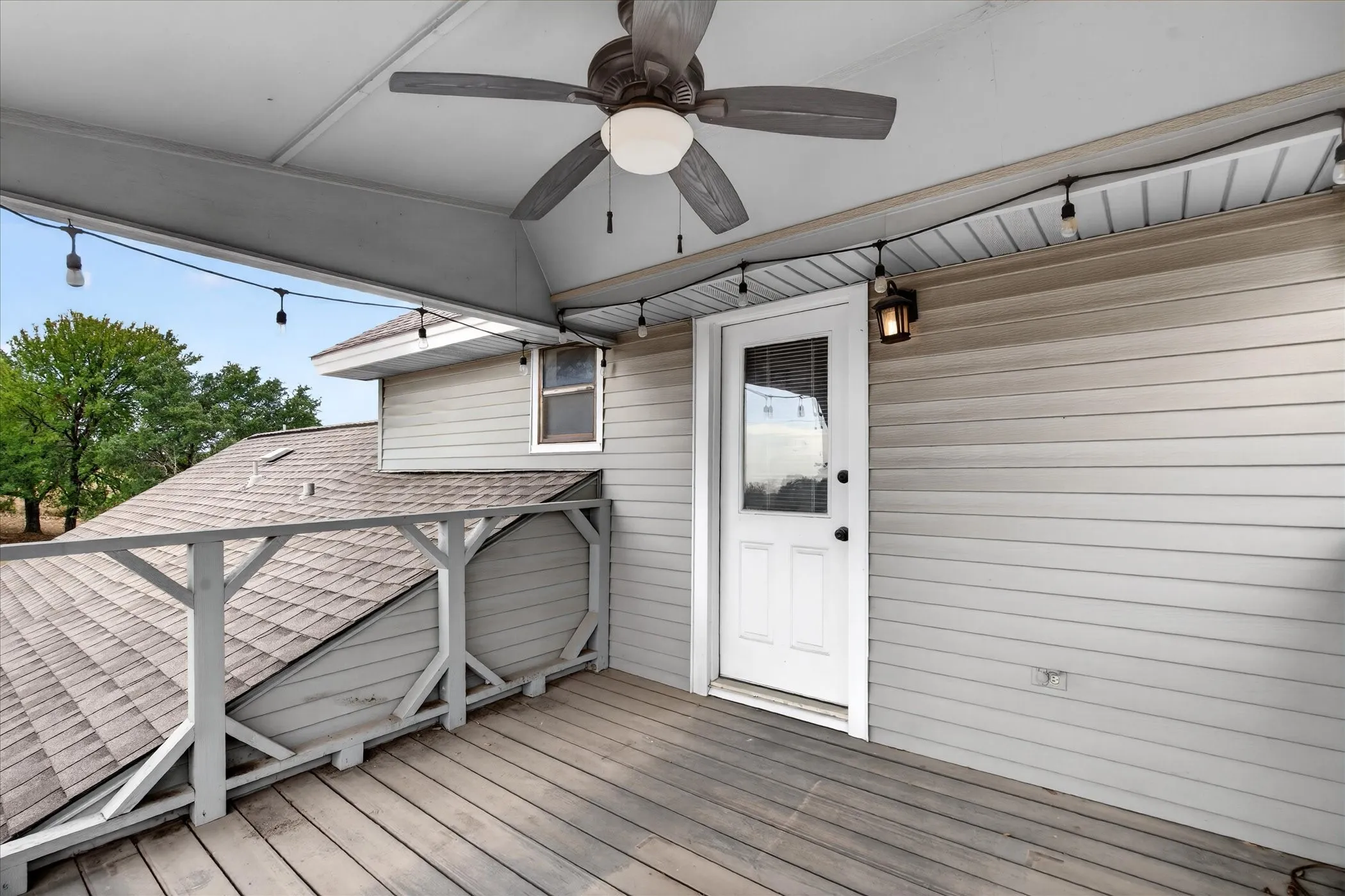 Single Family Residence For Sale in Parker County , 448 Remuda Drive, Fort Worth, Texas 76108, 3 Bedroom, 3 Bathroom, 2 Garage spaces, 1,883 Sqft, built in 1985, mls#21386931, Real Estate Agent in Fort Worth, Homes For Sale in Parker county, Homes For Sale in Fort Worth, Realtor in Fort Worth Texas, Real Estate Brokerage Independent Realty Texas, Luminita Cordes Realtor