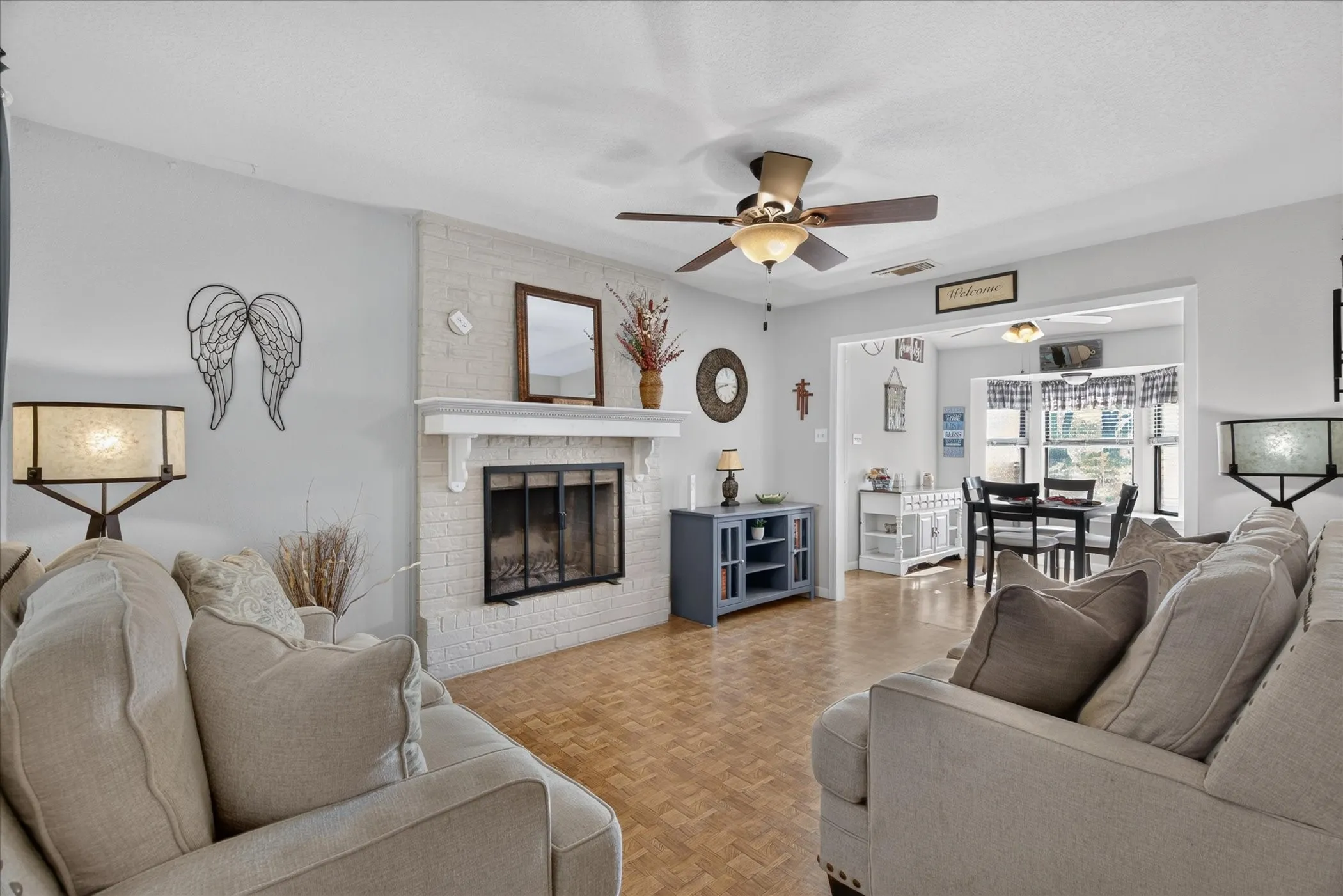 Single Family Residence For Sale in Parker County , 448 Remuda Drive, Fort Worth, Texas 76108, 3 Bedroom, 3 Bathroom, 2 Garage spaces, 1,883 Sqft, built in 1985, mls#21386931, Real Estate Agent in Fort Worth, Homes For Sale in Parker county, Homes For Sale in Fort Worth, Realtor in Fort Worth Texas, Real Estate Brokerage Independent Realty Texas, Luminita Cordes Realtor