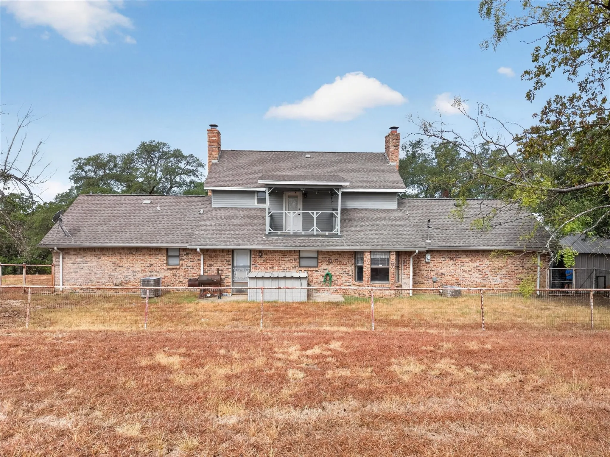 Single Family Residence For Sale in Parker County , 448 Remuda Drive, Fort Worth, Texas 76108, 3 Bedroom, 3 Bathroom, 2 Garage spaces, 1,883 Sqft, built in 1985, mls#21386931, Real Estate Agent in Fort Worth, Homes For Sale in Parker county, Homes For Sale in Fort Worth, Realtor in Fort Worth Texas, Real Estate Brokerage Independent Realty Texas, Luminita Cordes Realtor