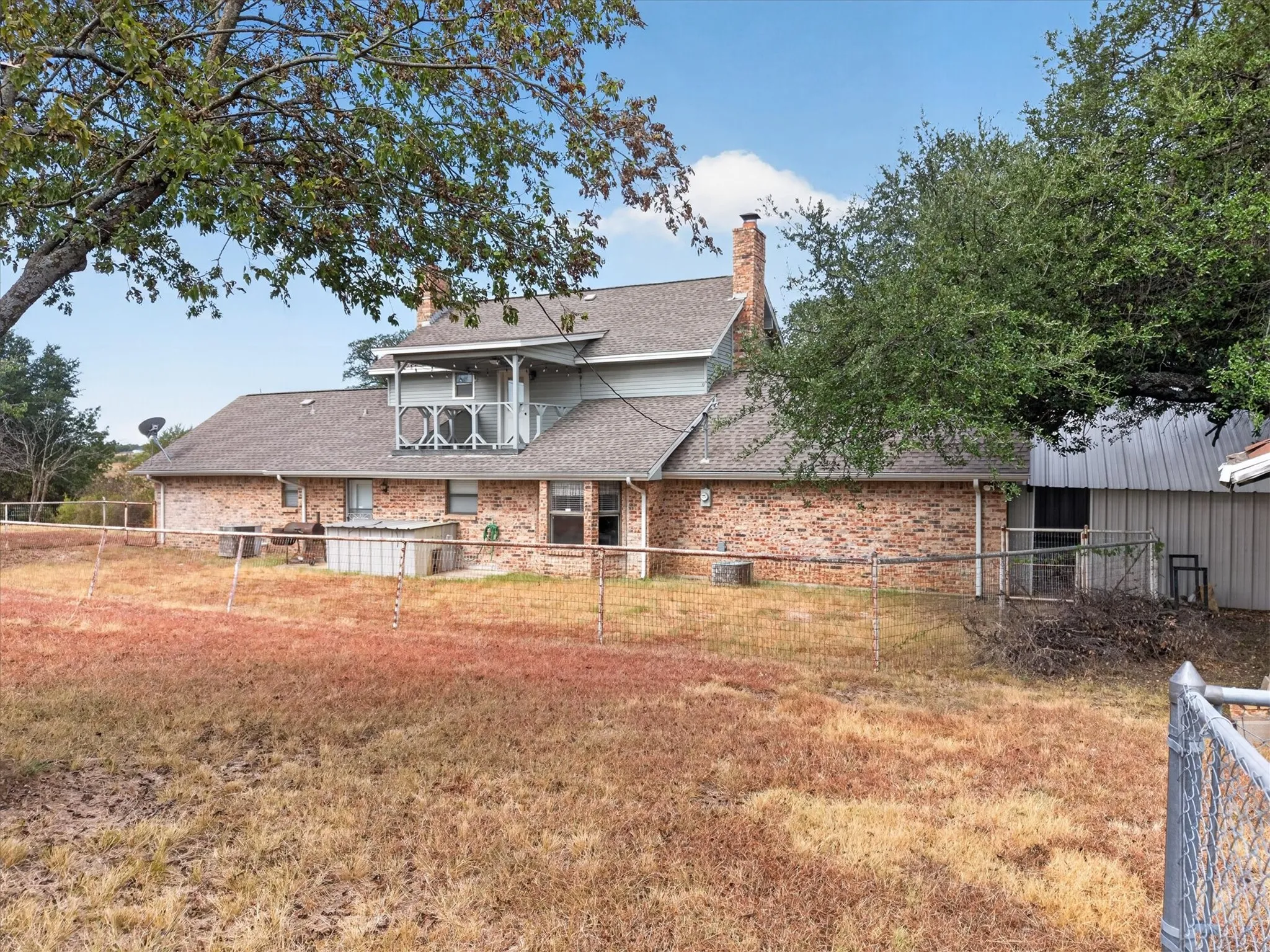Single Family Residence For Sale in Parker County , 448 Remuda Drive, Fort Worth, Texas 76108, 3 Bedroom, 3 Bathroom, 2 Garage spaces, 1,883 Sqft, built in 1985, mls#21386931, Real Estate Agent in Fort Worth, Homes For Sale in Parker county, Homes For Sale in Fort Worth, Realtor in Fort Worth Texas, Real Estate Brokerage Independent Realty Texas, Luminita Cordes Realtor
