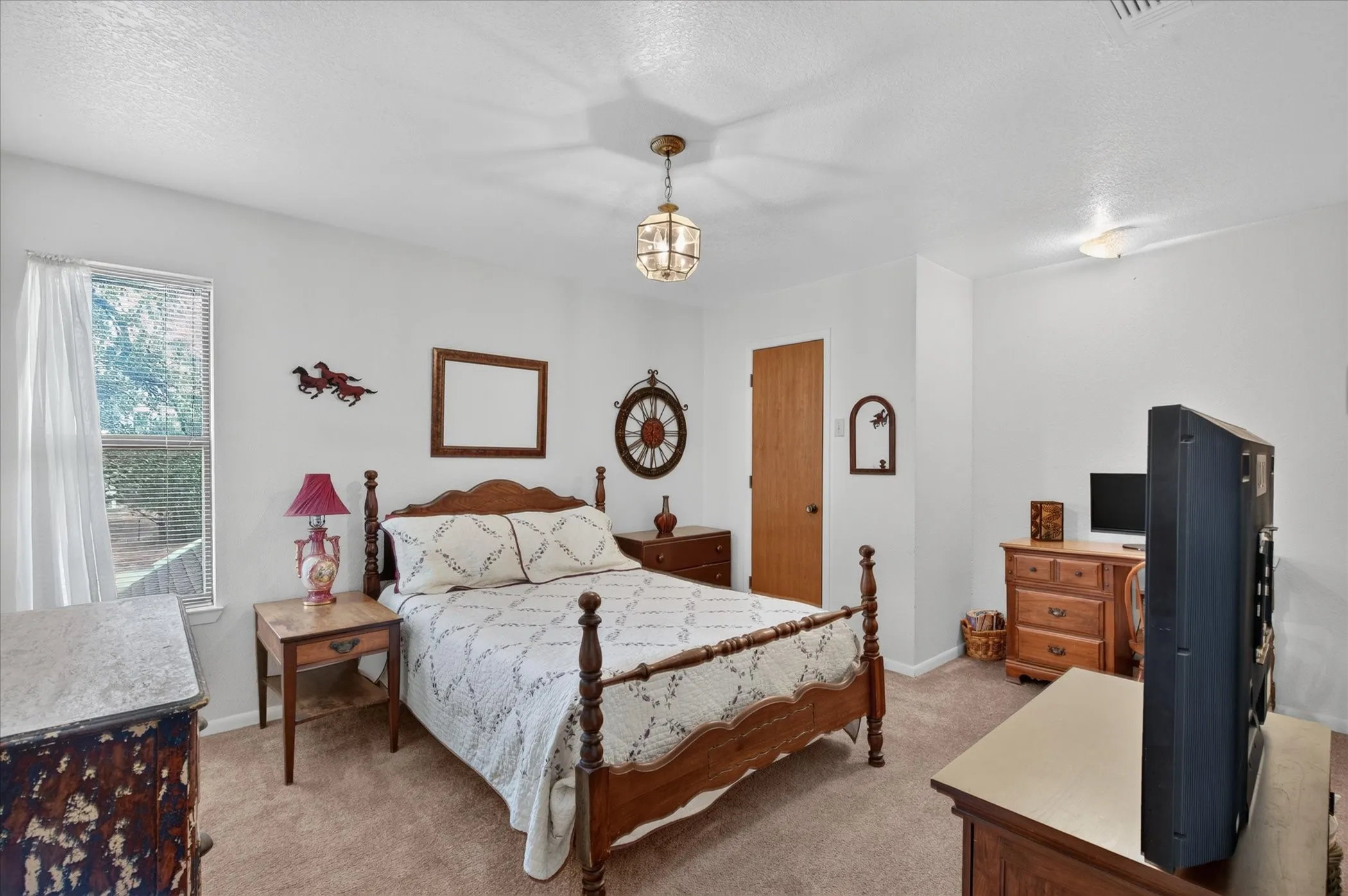 Single Family Residence For Sale in Parker County , 448 Remuda Drive, Fort Worth, Texas 76108, 3 Bedroom, 3 Bathroom, 2 Garage spaces, 1,883 Sqft, built in 1985, mls#21386931, Real Estate Agent in Fort Worth, Homes For Sale in Parker county, Homes For Sale in Fort Worth, Realtor in Fort Worth Texas, Real Estate Brokerage Independent Realty Texas, Luminita Cordes Realtor