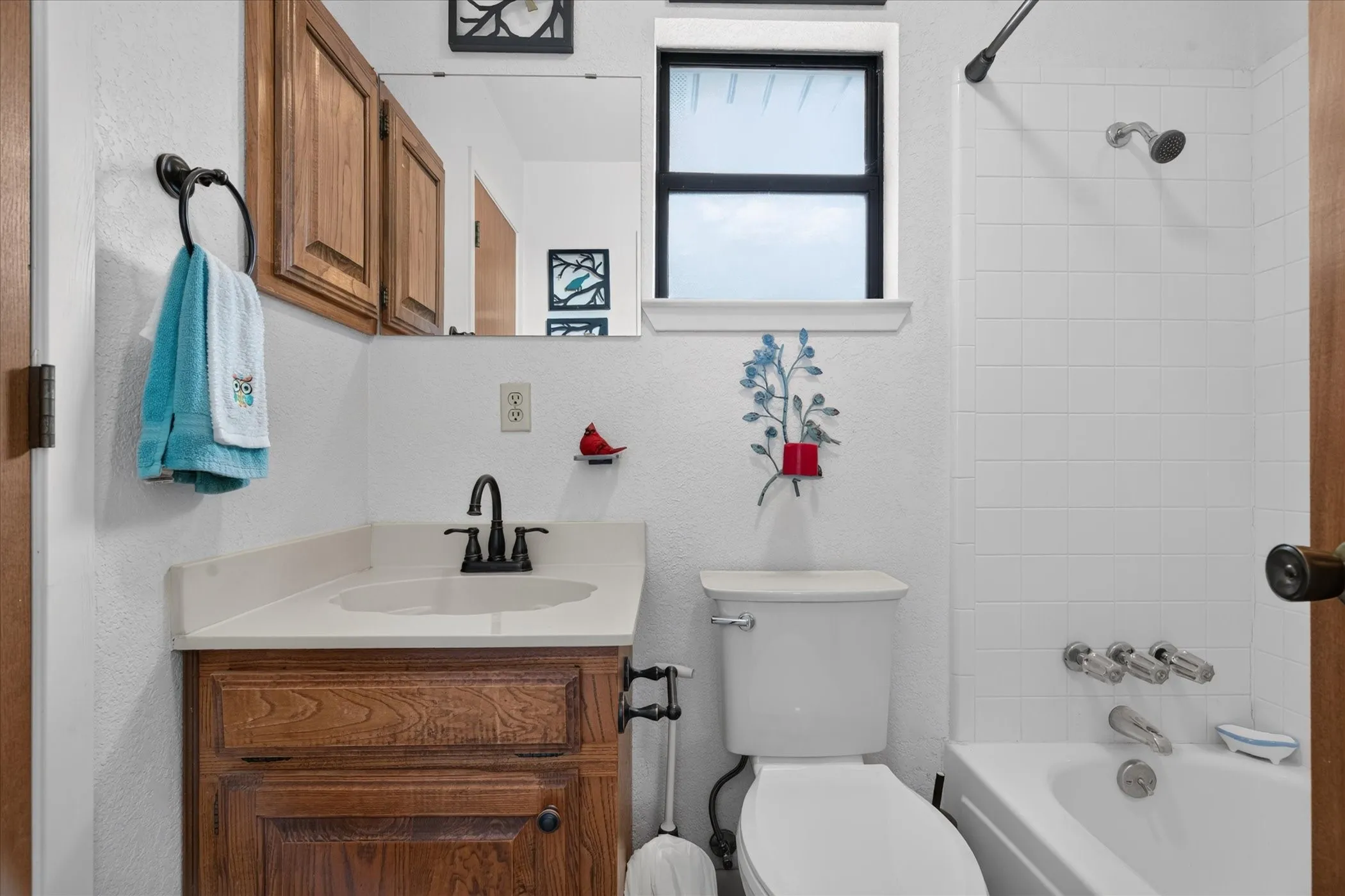 Single Family Residence For Sale in Parker County , 448 Remuda Drive, Fort Worth, Texas 76108, 3 Bedroom, 3 Bathroom, 2 Garage spaces, 1,883 Sqft, built in 1985, mls#21386931, Real Estate Agent in Fort Worth, Homes For Sale in Parker county, Homes For Sale in Fort Worth, Realtor in Fort Worth Texas, Real Estate Brokerage Independent Realty Texas, Luminita Cordes Realtor