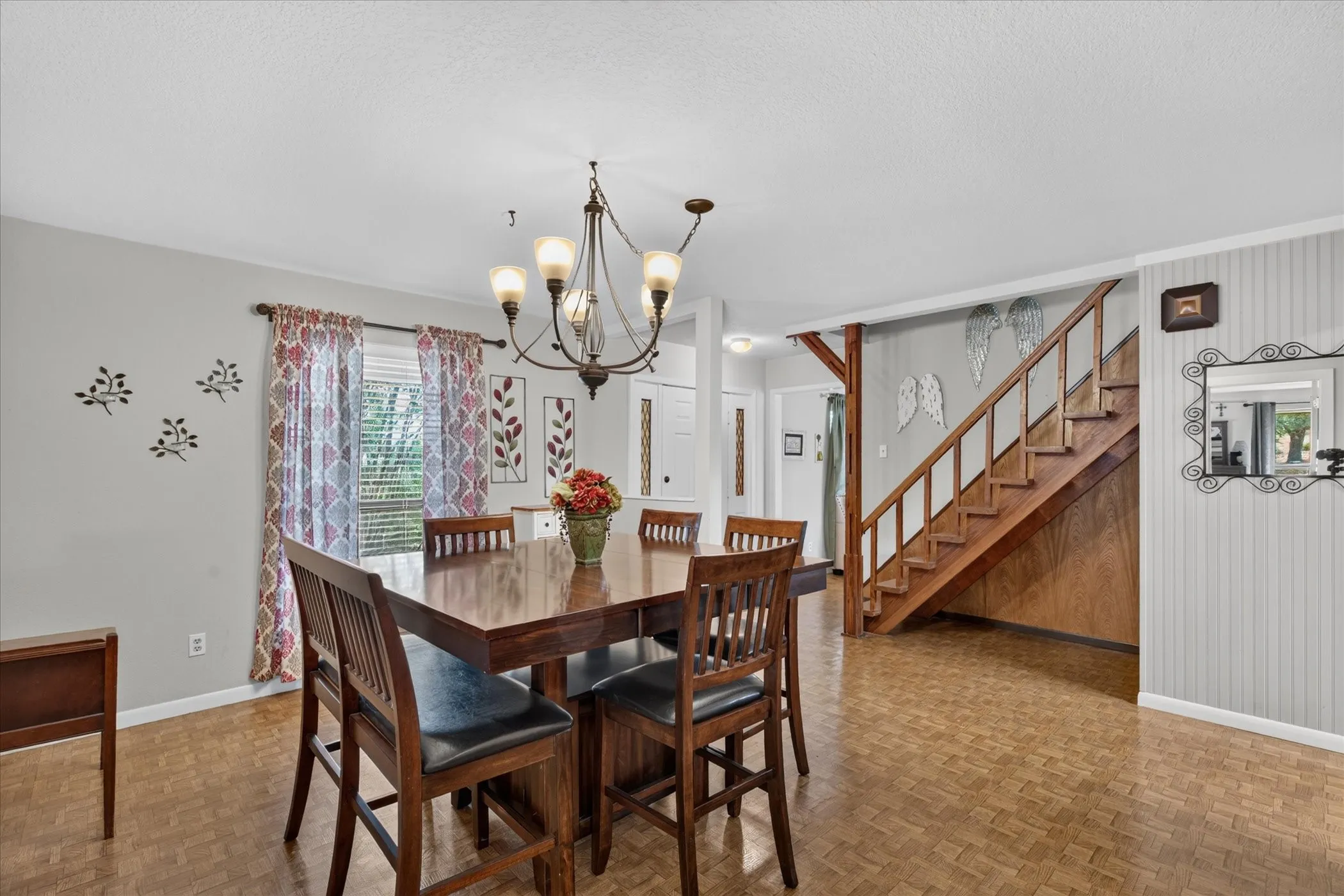 Single Family Residence For Sale in Parker County , 448 Remuda Drive, Fort Worth, Texas 76108, 3 Bedroom, 3 Bathroom, 2 Garage spaces, 1,883 Sqft, built in 1985, mls#21386931, Real Estate Agent in Fort Worth, Homes For Sale in Parker county, Homes For Sale in Fort Worth, Realtor in Fort Worth Texas, Real Estate Brokerage Independent Realty Texas, Luminita Cordes Realtor