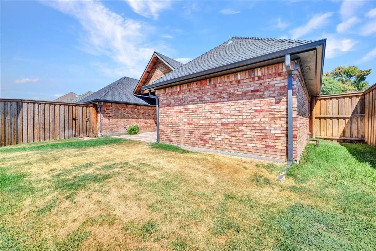 Single Family Residence For Sale in Collin County , 5208 Streamwood Lane, Plano, Texas 75093, 4 Bedroom, 4 Bathroom, 2 Garage spaces, 2,593 Sqft, built in 1984, mls#21385746, Real Estate Agent in Plano, Homes For Sale in Collin county, Homes For Sale in Plano, Realtor in Plano Texas, Real Estate Brokerage Independent Realty Texas, Luminita Cordes Realtor