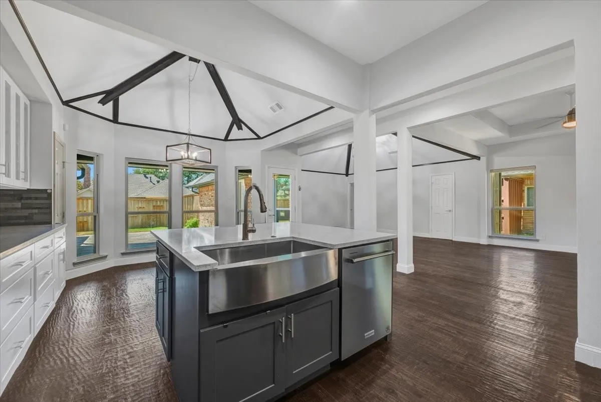 Single Family Residence For Sale in Collin County , 5208 Streamwood Lane, Plano, Texas 75093, 4 Bedroom, 4 Bathroom, 2 Garage spaces, 2,593 Sqft, built in 1984, mls#21385746, Real Estate Agent in Plano, Homes For Sale in Collin county, Homes For Sale in Plano, Realtor in Plano Texas, Real Estate Brokerage Independent Realty Texas, Luminita Cordes Realtor