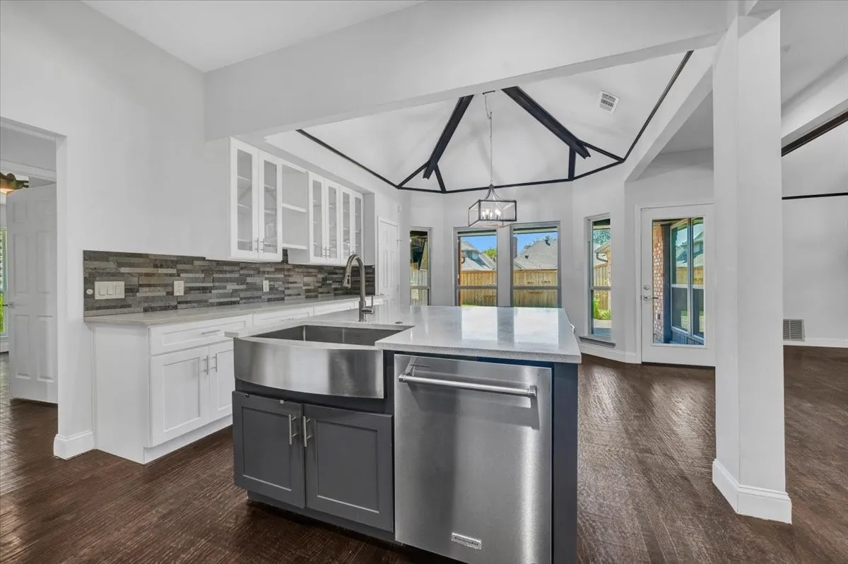 Single Family Residence For Sale in Collin County , 5208 Streamwood Lane, Plano, Texas 75093, 4 Bedroom, 4 Bathroom, 2 Garage spaces, 2,593 Sqft, built in 1984, mls#21385746, Real Estate Agent in Plano, Homes For Sale in Collin county, Homes For Sale in Plano, Realtor in Plano Texas, Real Estate Brokerage Independent Realty Texas, Luminita Cordes Realtor