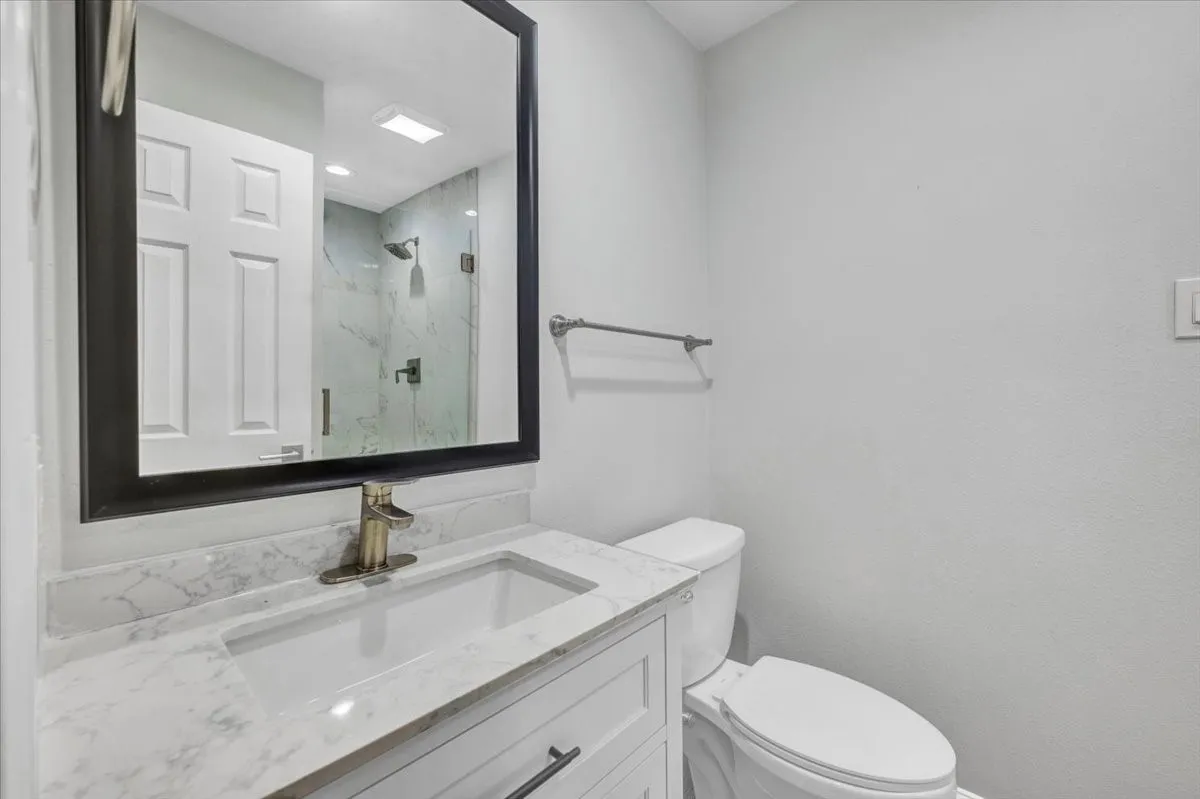 Single Family Residence For Sale in Collin County , 5208 Streamwood Lane, Plano, Texas 75093, 4 Bedroom, 4 Bathroom, 2 Garage spaces, 2,593 Sqft, built in 1984, mls#21385746, Real Estate Agent in Plano, Homes For Sale in Collin county, Homes For Sale in Plano, Realtor in Plano Texas, Real Estate Brokerage Independent Realty Texas, Luminita Cordes Realtor