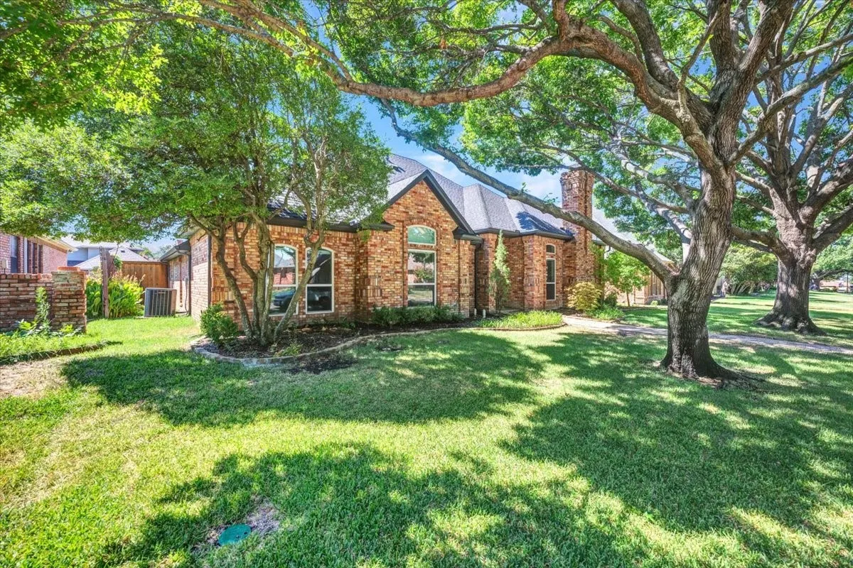 Single Family Residence For Sale in Collin County , 5208 Streamwood Lane, Plano, Texas 75093, 4 Bedroom, 4 Bathroom, 2 Garage spaces, 2,593 Sqft, built in 1984, mls#21385746, Real Estate Agent in Plano, Homes For Sale in Collin county, Homes For Sale in Plano, Realtor in Plano Texas, Real Estate Brokerage Independent Realty Texas, Luminita Cordes Realtor