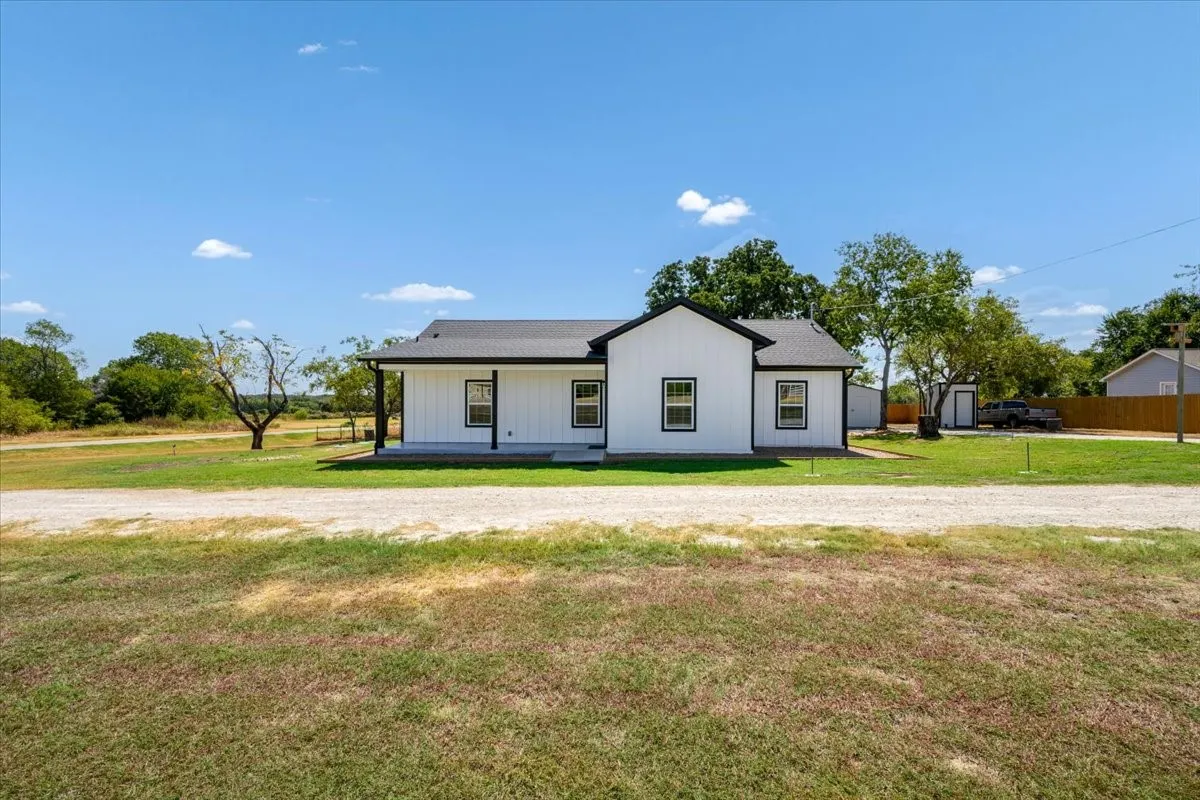 Single Family Residence For Sale in Parker County , 750 Jay Bird Lane, Reno, Texas 76082, 3 Bedroom, 2 Bathroom, Garage spaces, 1,434 Sqft, built in 2026, mls#21381923, Real Estate Agent in Reno, Homes For Sale in Parker county, Homes For Sale in Reno, Realtor in Reno Texas, Real Estate Brokerage Independent Realty Texas, Luminita Cordes Realtor
