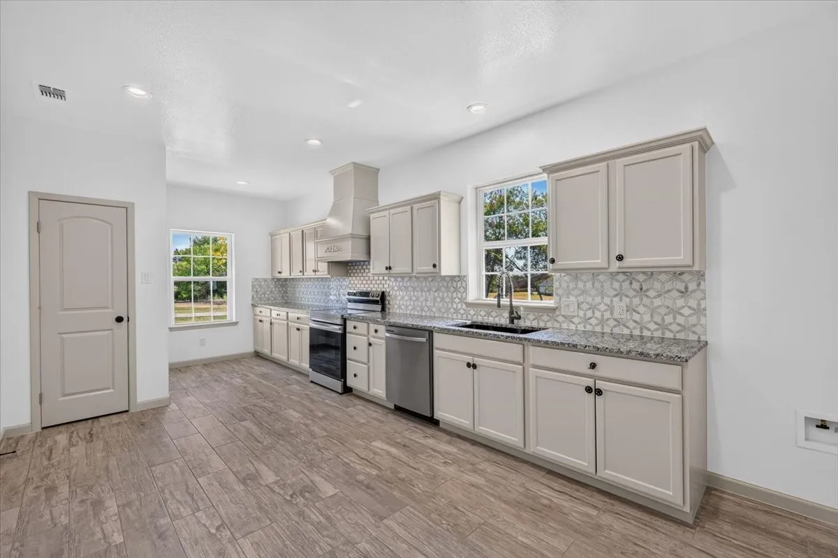 Single Family Residence For Sale in Parker County , 750 Jay Bird Lane, Reno, Texas 76082, 3 Bedroom, 2 Bathroom, Garage spaces, 1,434 Sqft, built in 2026, mls#21381923, Real Estate Agent in Reno, Homes For Sale in Parker county, Homes For Sale in Reno, Realtor in Reno Texas, Real Estate Brokerage Independent Realty Texas, Luminita Cordes Realtor