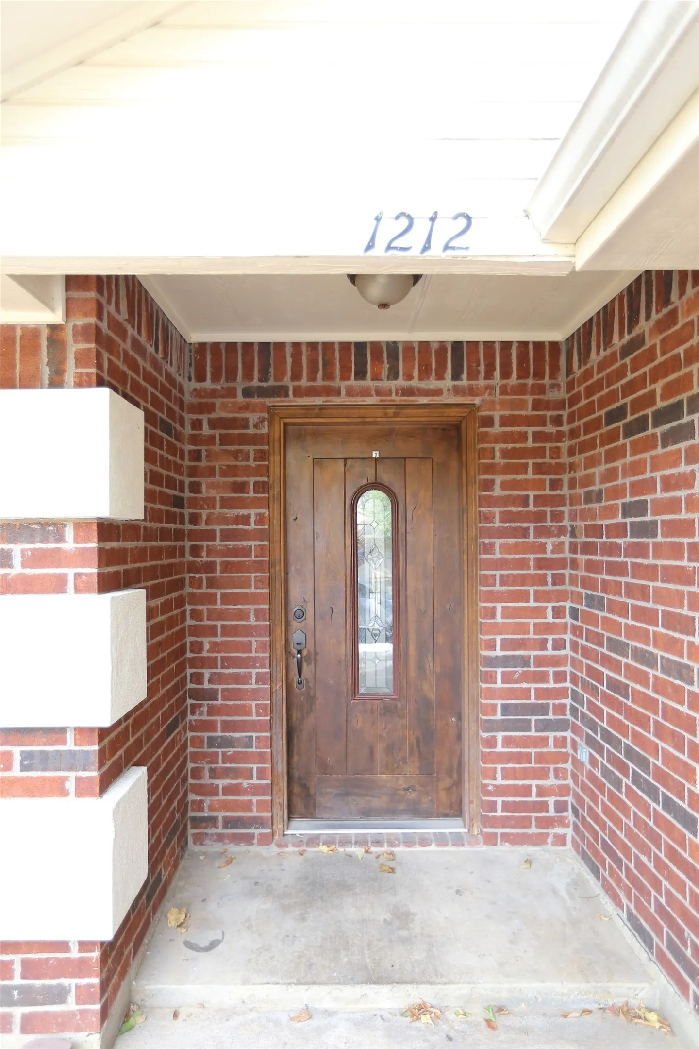 Single Family Residence For Sale in Denton County , 1212 Paco, Denton, Texas 76209, 3 Bedroom, 2 Bathroom, 1 Garage spaces, 1,169 Sqft, built in 2000, mls#21387106, Real Estate Agent in Denton, Homes For Sale in Denton county, Homes For Sale in Denton, Realtor in Denton Texas, Real Estate Brokerage Independent Realty Texas, Luminita Cordes Realtor