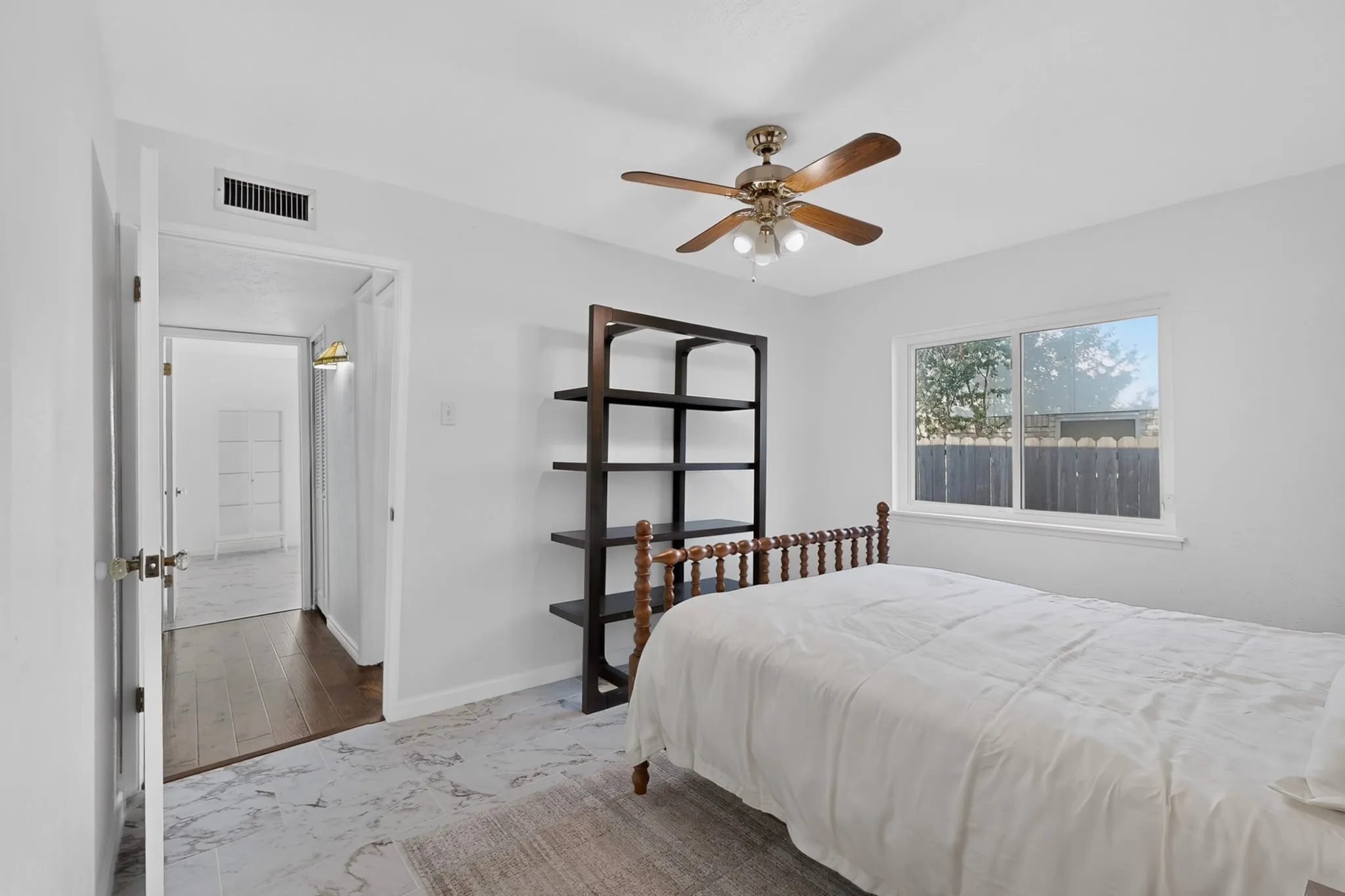 Single Family Residence For Sale in Denton County , 5057 S Colony Boulevard, The Colony, Texas 75056, 3 Bedroom, 2 Bathroom, 2 Garage spaces, 1,699 Sqft, built in 1976, mls#21387069, Real Estate Agent in The Colony, Homes For Sale in Denton county, Homes For Sale in The Colony, Realtor in The Colony Texas, Real Estate Brokerage Independent Realty Texas, Luminita Cordes Realtor