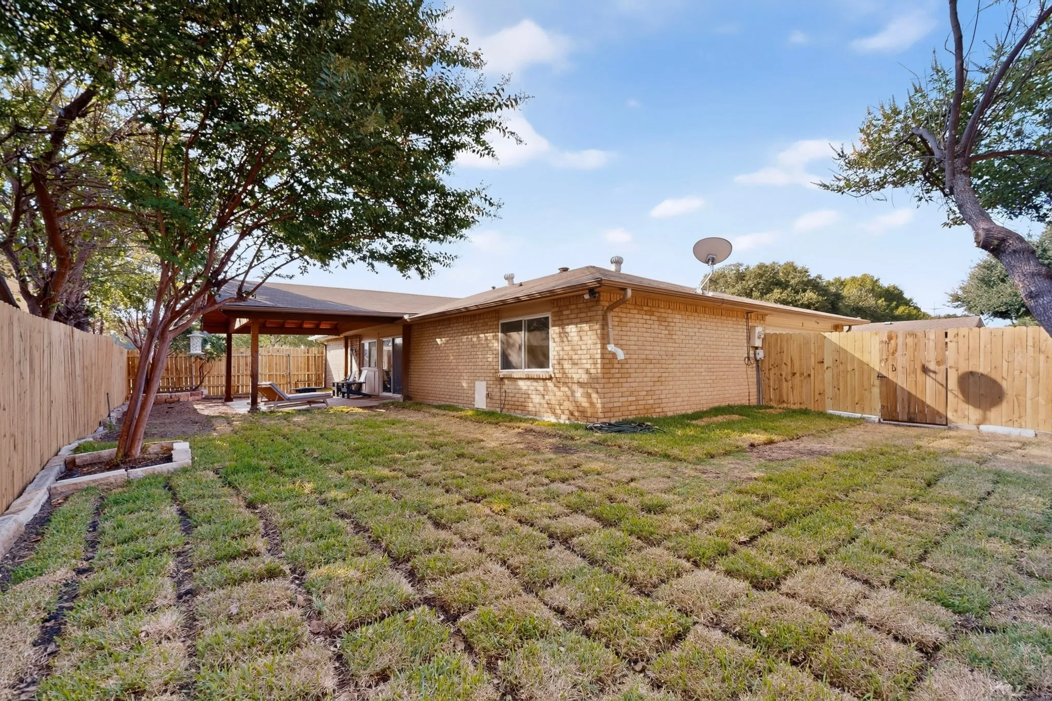 Single Family Residence For Sale in Denton County , 5057 S Colony Boulevard, The Colony, Texas 75056, 3 Bedroom, 2 Bathroom, 2 Garage spaces, 1,699 Sqft, built in 1976, mls#21387069, Real Estate Agent in The Colony, Homes For Sale in Denton county, Homes For Sale in The Colony, Realtor in The Colony Texas, Real Estate Brokerage Independent Realty Texas, Luminita Cordes Realtor