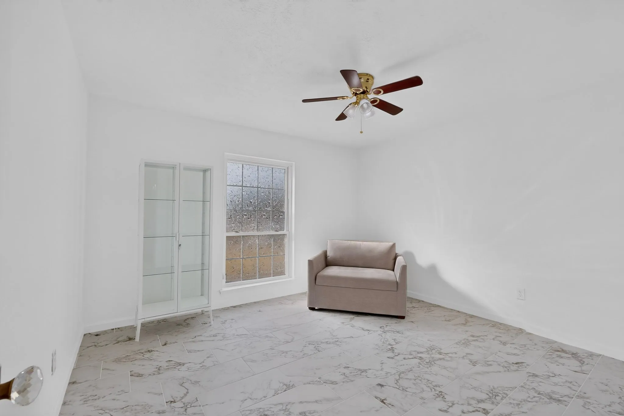 Single Family Residence For Sale in Denton County , 5057 S Colony Boulevard, The Colony, Texas 75056, 3 Bedroom, 2 Bathroom, 2 Garage spaces, 1,699 Sqft, built in 1976, mls#21387069, Real Estate Agent in The Colony, Homes For Sale in Denton county, Homes For Sale in The Colony, Realtor in The Colony Texas, Real Estate Brokerage Independent Realty Texas, Luminita Cordes Realtor