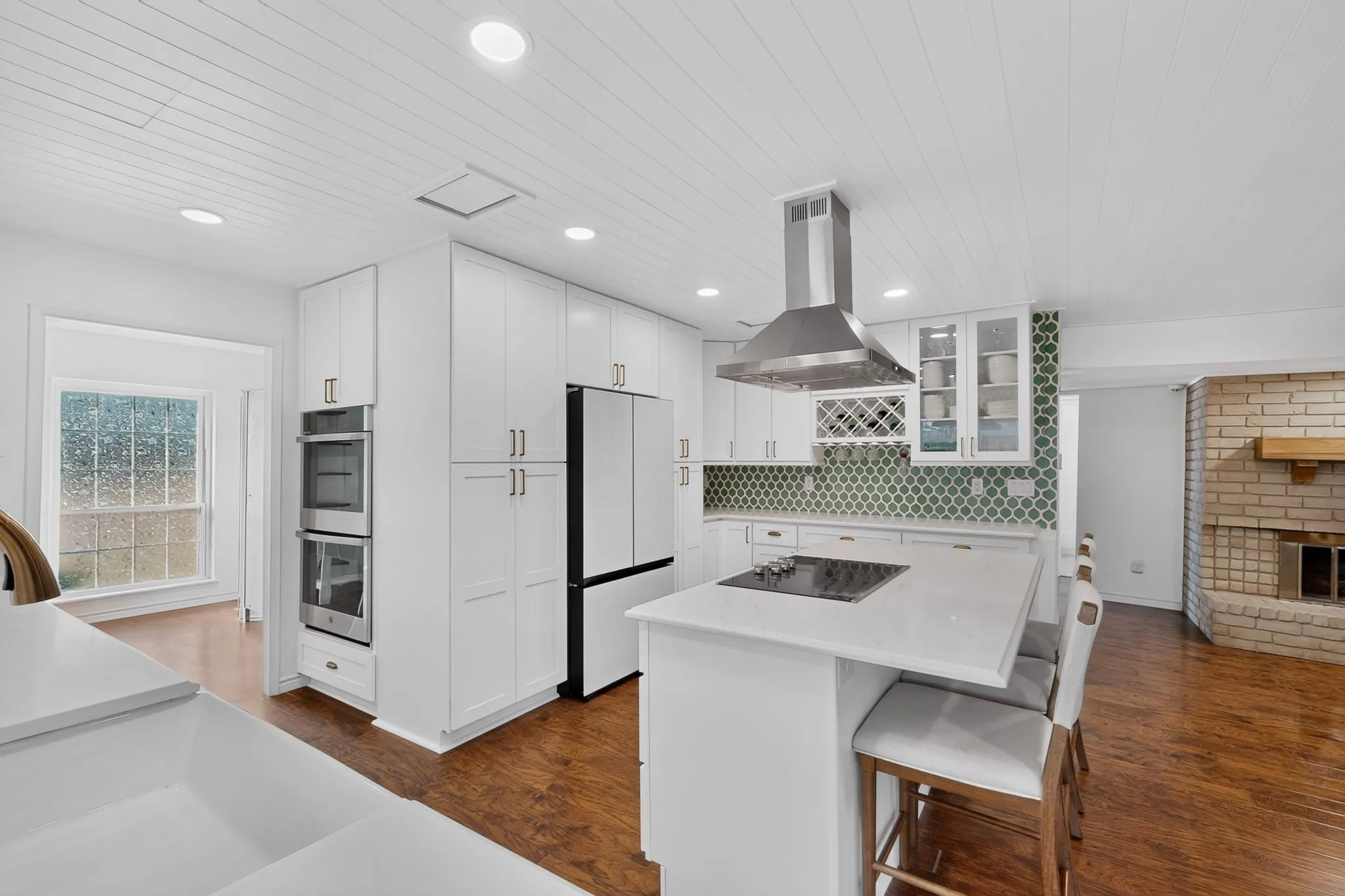 Single Family Residence For Sale in Denton County , 5057 S Colony Boulevard, The Colony, Texas 75056, 3 Bedroom, 2 Bathroom, 2 Garage spaces, 1,699 Sqft, built in 1976, mls#21387069, Real Estate Agent in The Colony, Homes For Sale in Denton county, Homes For Sale in The Colony, Realtor in The Colony Texas, Real Estate Brokerage Independent Realty Texas, Luminita Cordes Realtor