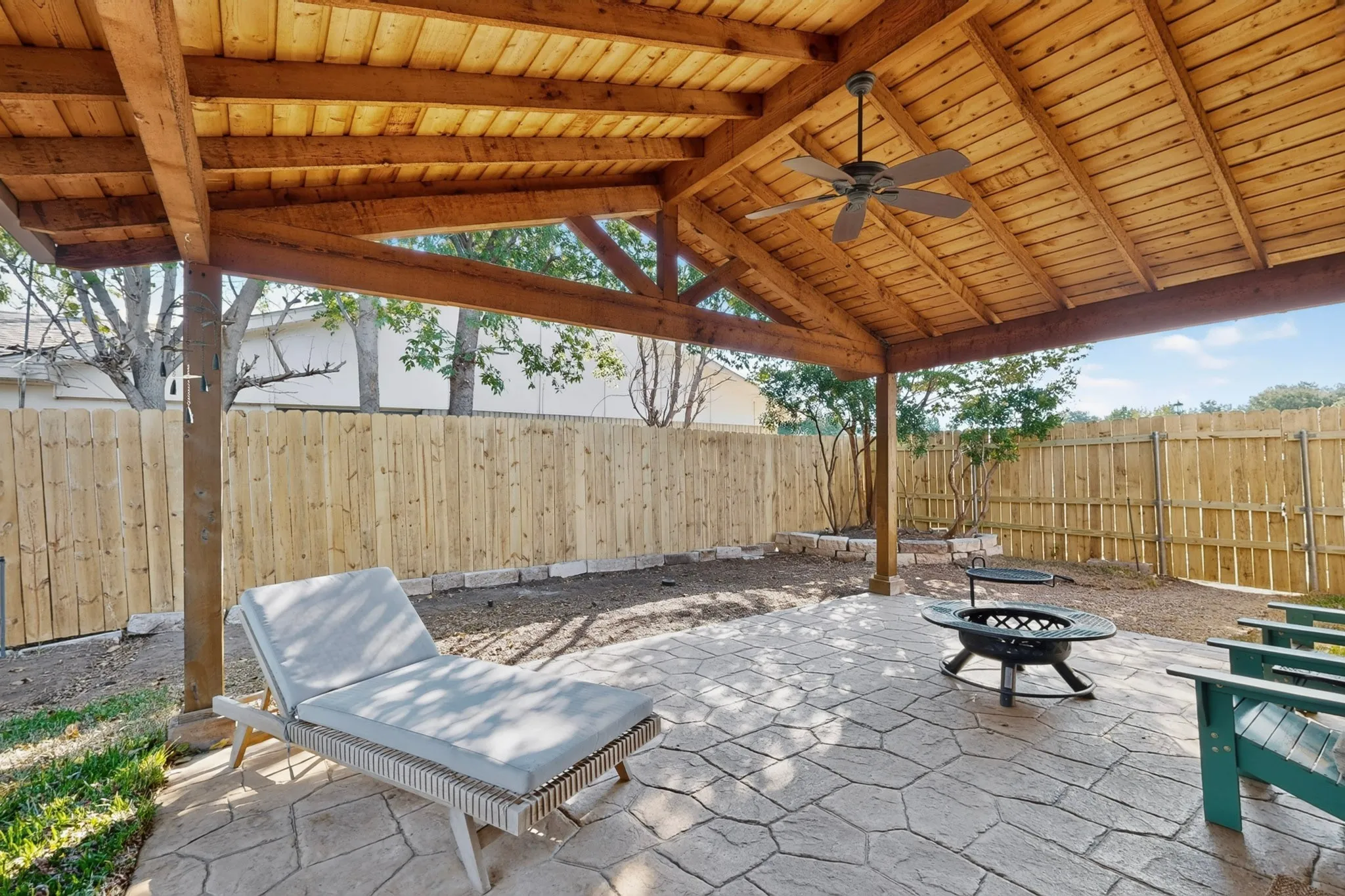 Single Family Residence For Sale in Denton County , 5057 S Colony Boulevard, The Colony, Texas 75056, 3 Bedroom, 2 Bathroom, 2 Garage spaces, 1,699 Sqft, built in 1976, mls#21387069, Real Estate Agent in The Colony, Homes For Sale in Denton county, Homes For Sale in The Colony, Realtor in The Colony Texas, Real Estate Brokerage Independent Realty Texas, Luminita Cordes Realtor