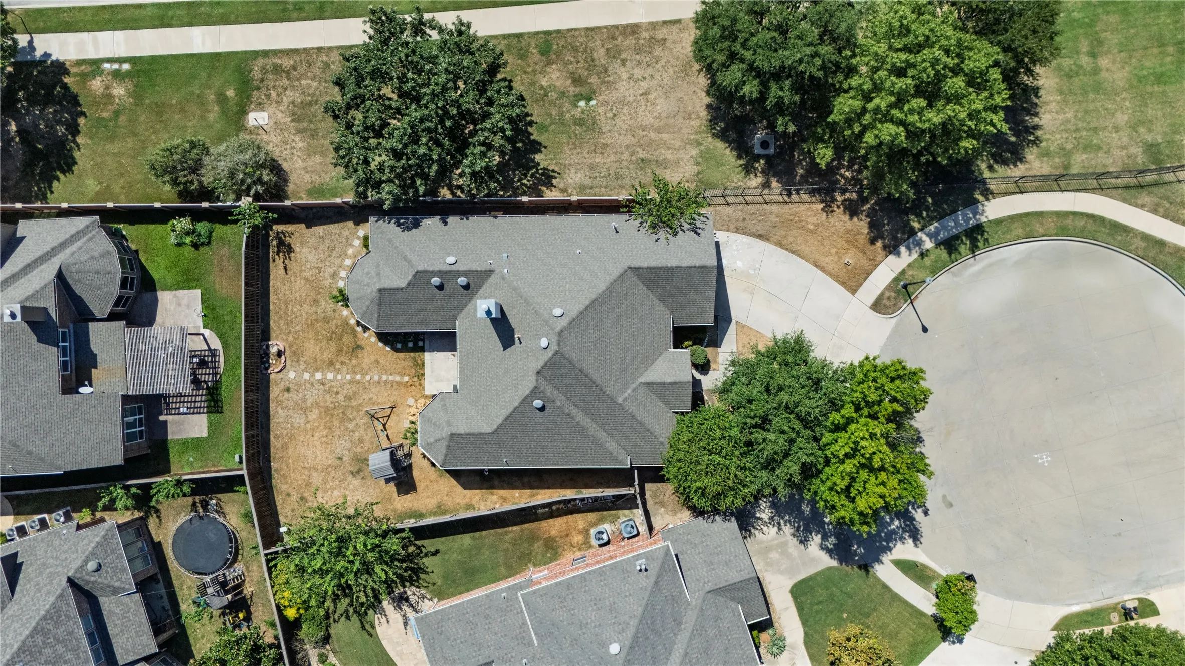 Single Family Residence For Sale in Tarrant County , 4064 Dunwoody Court, Fort Worth, Texas 76244, 4 Bedroom, 2 Bathroom, 2 Garage spaces, 2,516 Sqft, built in 2003, mls#21386225, Real Estate Agent in Fort Worth, Homes For Sale in Tarrant county, Homes For Sale in Fort Worth, Realtor in Fort Worth Texas, Real Estate Brokerage Independent Realty Texas, Luminita Cordes Realtor