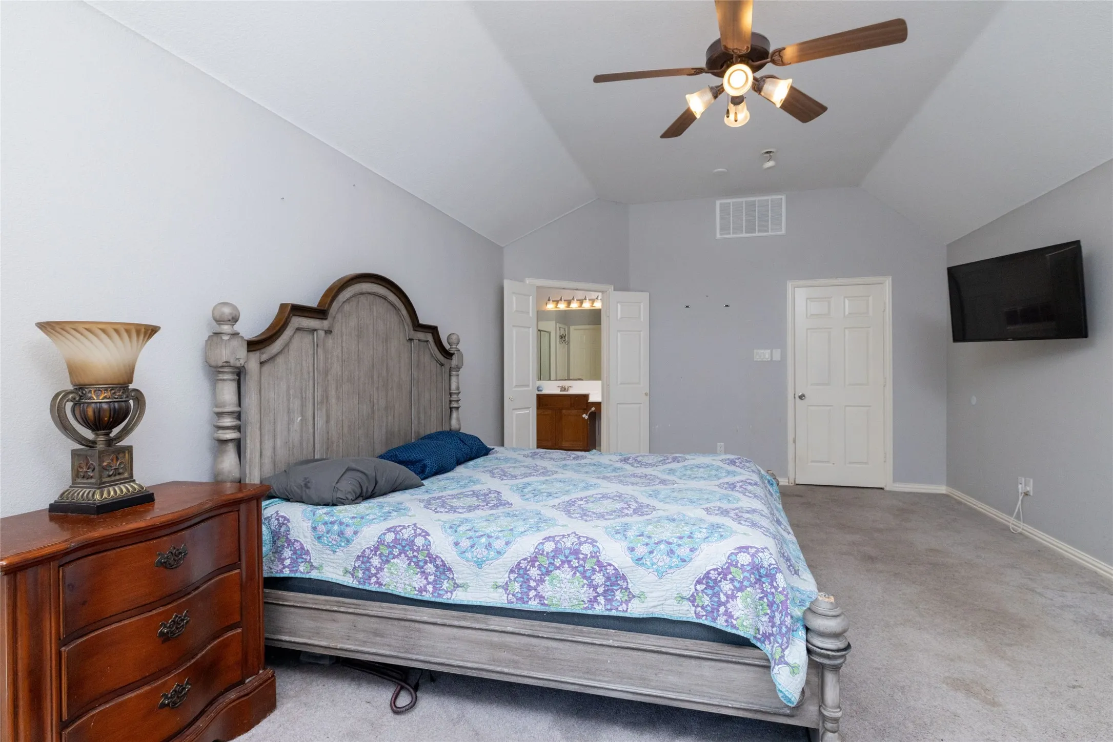 Single Family Residence For Sale in Tarrant County , 4064 Dunwoody Court, Fort Worth, Texas 76244, 4 Bedroom, 2 Bathroom, 2 Garage spaces, 2,516 Sqft, built in 2003, mls#21386225, Real Estate Agent in Fort Worth, Homes For Sale in Tarrant county, Homes For Sale in Fort Worth, Realtor in Fort Worth Texas, Real Estate Brokerage Independent Realty Texas, Luminita Cordes Realtor