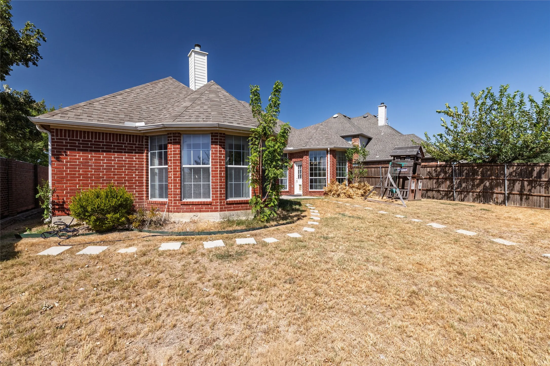 Single Family Residence For Sale in Tarrant County , 4064 Dunwoody Court, Fort Worth, Texas 76244, 4 Bedroom, 2 Bathroom, 2 Garage spaces, 2,516 Sqft, built in 2003, mls#21386225, Real Estate Agent in Fort Worth, Homes For Sale in Tarrant county, Homes For Sale in Fort Worth, Realtor in Fort Worth Texas, Real Estate Brokerage Independent Realty Texas, Luminita Cordes Realtor