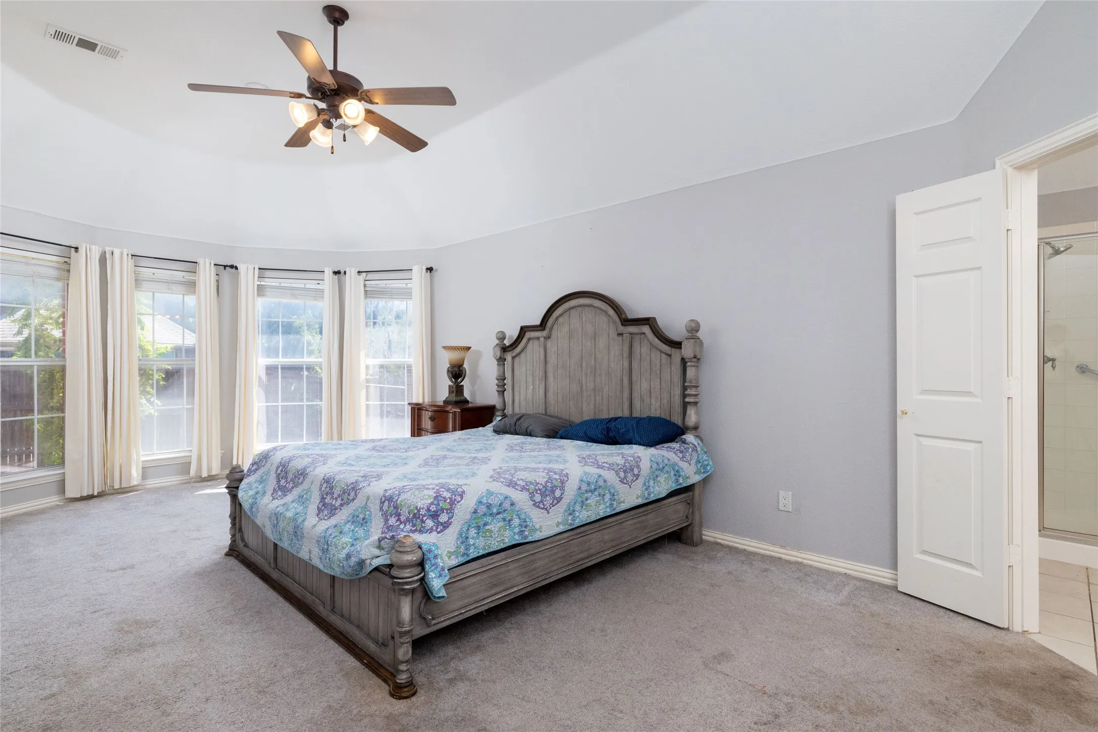 Single Family Residence For Sale in Tarrant County , 4064 Dunwoody Court, Fort Worth, Texas 76244, 4 Bedroom, 2 Bathroom, 2 Garage spaces, 2,516 Sqft, built in 2003, mls#21386225, Real Estate Agent in Fort Worth, Homes For Sale in Tarrant county, Homes For Sale in Fort Worth, Realtor in Fort Worth Texas, Real Estate Brokerage Independent Realty Texas, Luminita Cordes Realtor