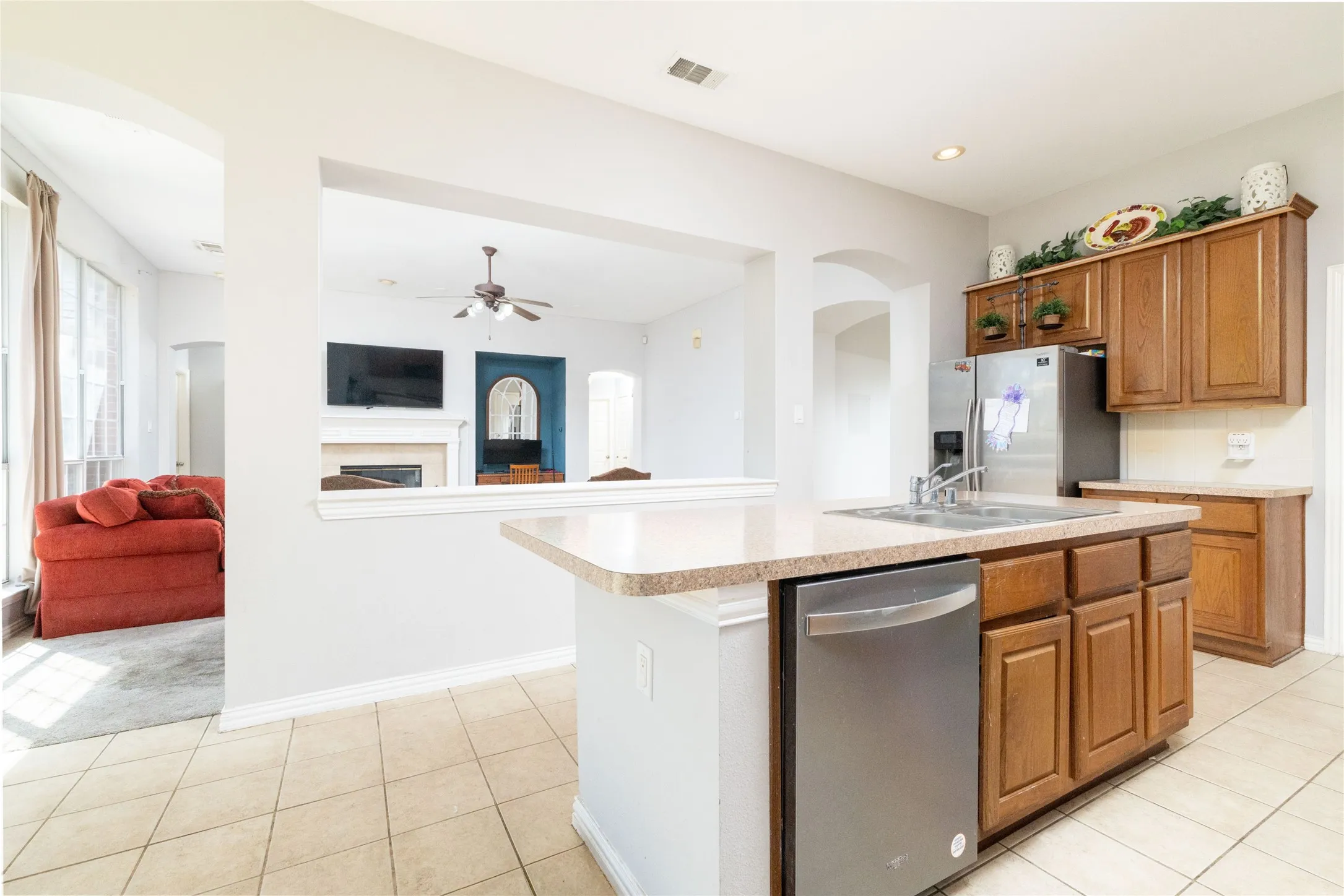 Single Family Residence For Sale in Tarrant County , 4064 Dunwoody Court, Fort Worth, Texas 76244, 4 Bedroom, 2 Bathroom, 2 Garage spaces, 2,516 Sqft, built in 2003, mls#21386225, Real Estate Agent in Fort Worth, Homes For Sale in Tarrant county, Homes For Sale in Fort Worth, Realtor in Fort Worth Texas, Real Estate Brokerage Independent Realty Texas, Luminita Cordes Realtor