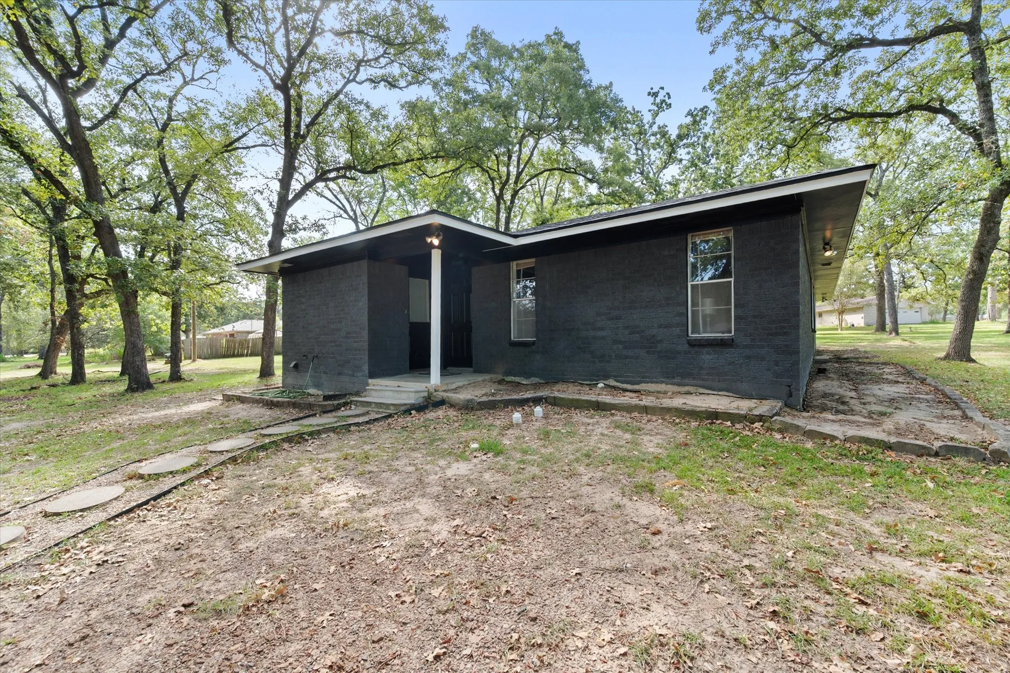 Single Family Residence For Sale in Freestone County , 142 Mary Grace, Fairfield, Texas 75840, 4 Bedroom, 3 Bathroom, Garage spaces, 1,844 Sqft, built in 1978, mls#21387111, Real Estate Agent in Fairfield, Homes For Sale in Freestone county, Homes For Sale in Fairfield, Realtor in Fairfield Texas, Real Estate Brokerage Independent Realty Texas, Luminita Cordes Realtor