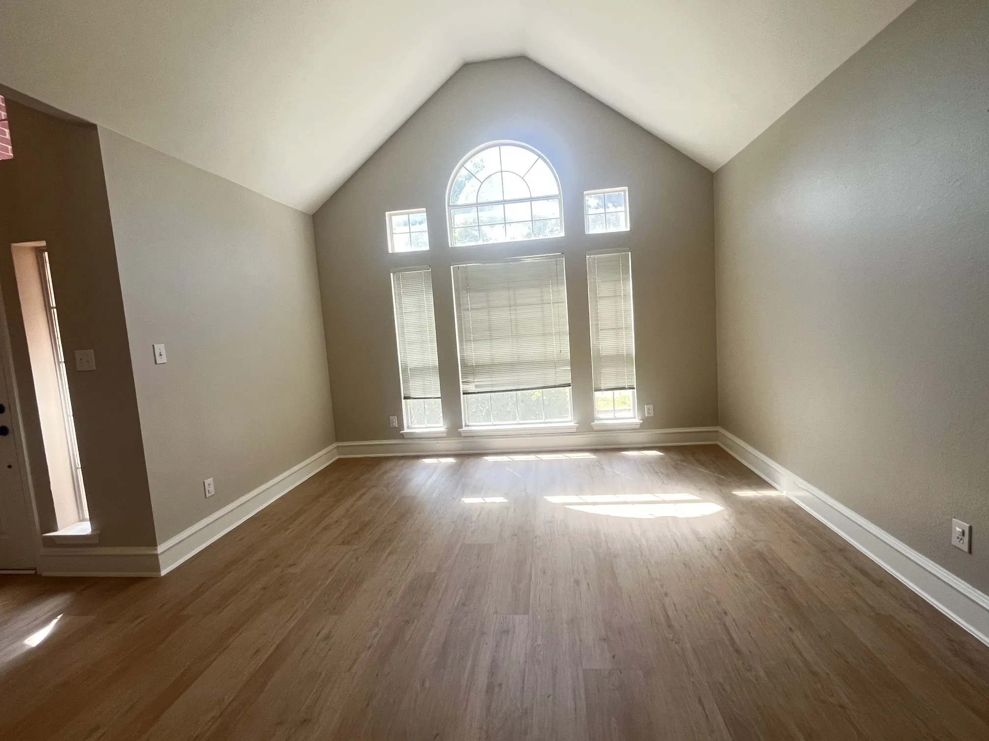Single Family Residence For Rent in Collin County , 3113 Buena Vista Drive, Plano, Texas 75025, 4 Bedroom, 3 Bathroom, 2 Garage spaces, 2,847 Sqft, built in 1992, mls#21387117, Real Estate Agent in Plano, Homes For Rent in Collin county, Homes For Rent in Plano, Realtor in Plano Texas, Real Estate Brokerage Independent Realty Texas, Luminita Cordes Realtor