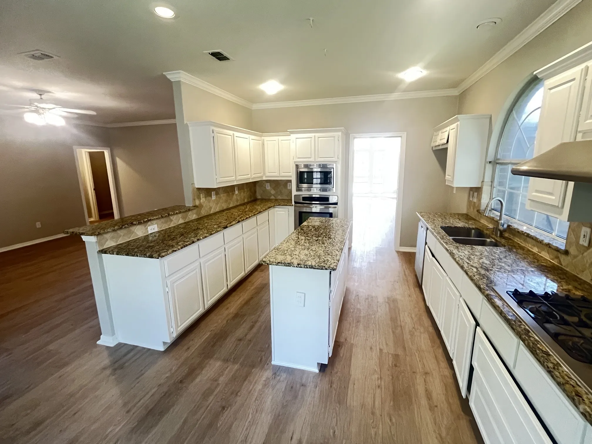 Single Family Residence For Rent in Collin County , 3113 Buena Vista Drive, Plano, Texas 75025, 4 Bedroom, 3 Bathroom, 2 Garage spaces, 2,847 Sqft, built in 1992, mls#21387117, Real Estate Agent in Plano, Homes For Rent in Collin county, Homes For Rent in Plano, Realtor in Plano Texas, Real Estate Brokerage Independent Realty Texas, Luminita Cordes Realtor