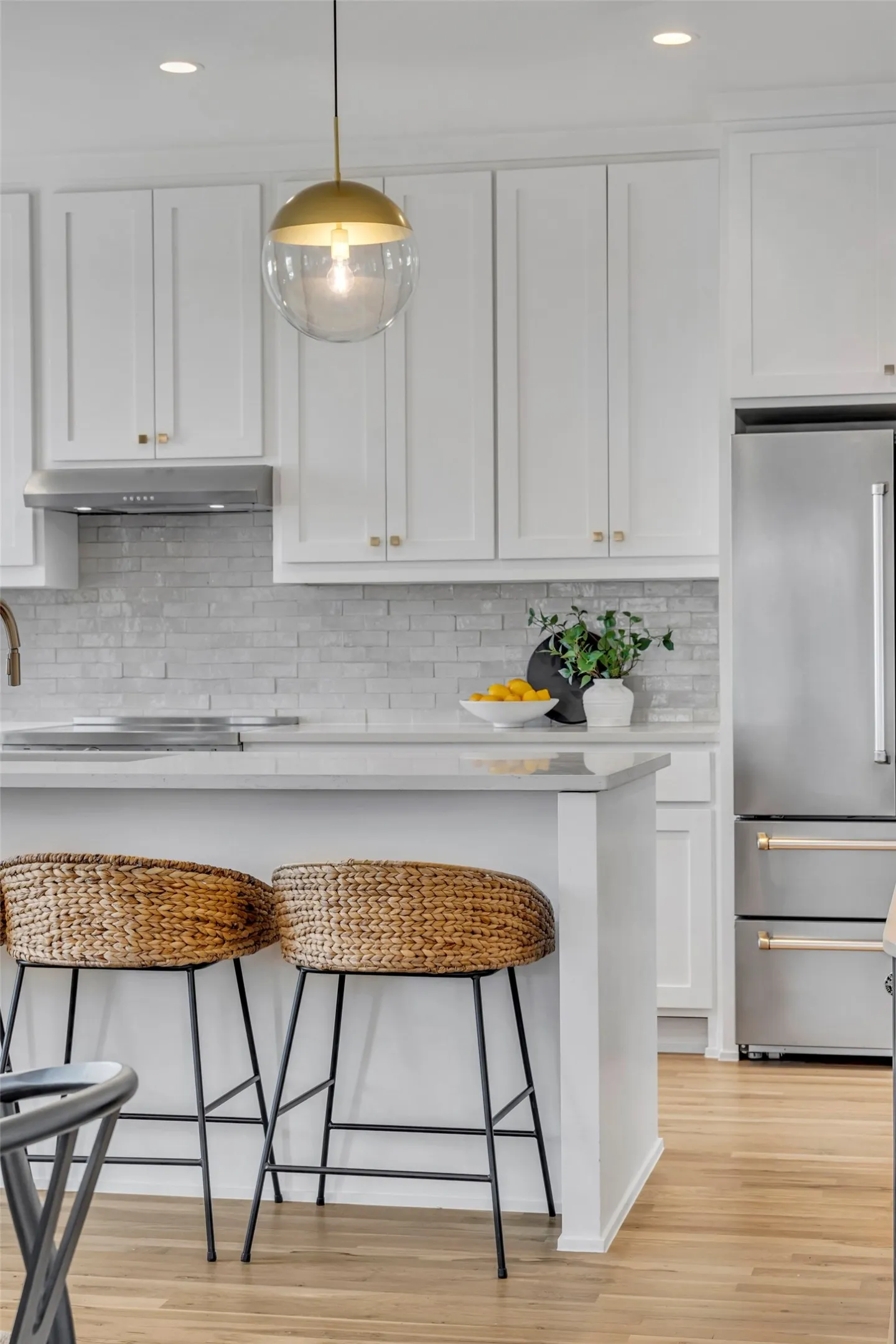 Condominium For Sale in Dallas County , 7207 Gaston Avenue 906, Dallas, Texas 75206, 2 Bedroom, 3 Bathroom, 2 Garage spaces, 1,649 Sqft, built in 2024, mls#21387123, Real Estate Agent in Dallas, Homes For Sale in Dallas county, Homes For Sale in Dallas, Realtor in Dallas Texas, Real Estate Brokerage Independent Realty Texas, Luminita Cordes Realtor
