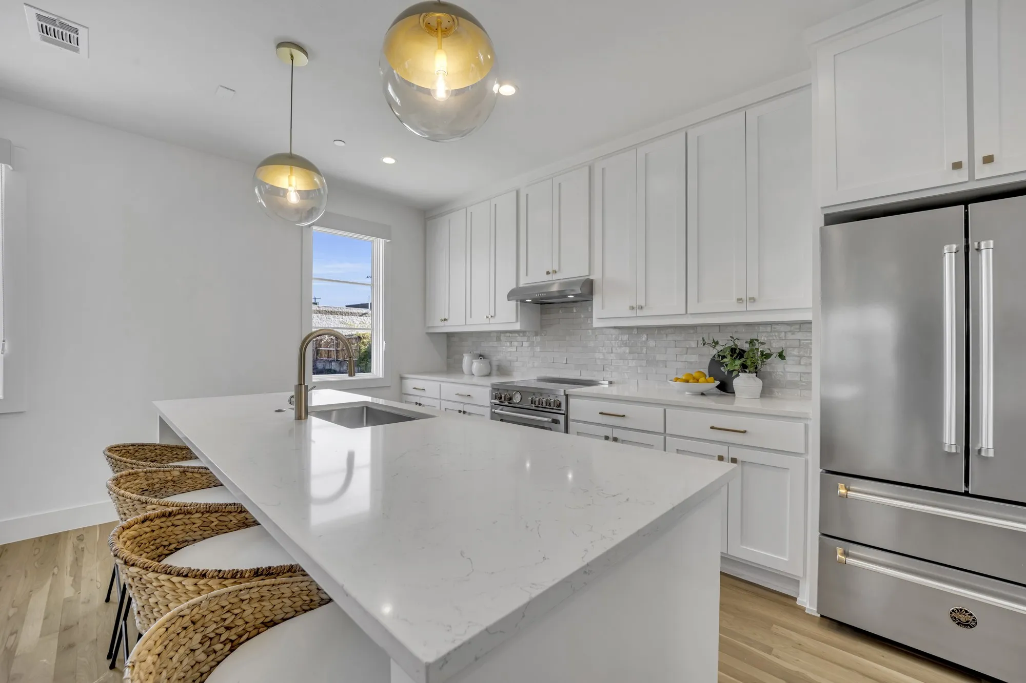 Condominium For Sale in Dallas County , 7207 Gaston Avenue 906, Dallas, Texas 75206, 2 Bedroom, 3 Bathroom, 2 Garage spaces, 1,649 Sqft, built in 2024, mls#21387123, Real Estate Agent in Dallas, Homes For Sale in Dallas county, Homes For Sale in Dallas, Realtor in Dallas Texas, Real Estate Brokerage Independent Realty Texas, Luminita Cordes Realtor