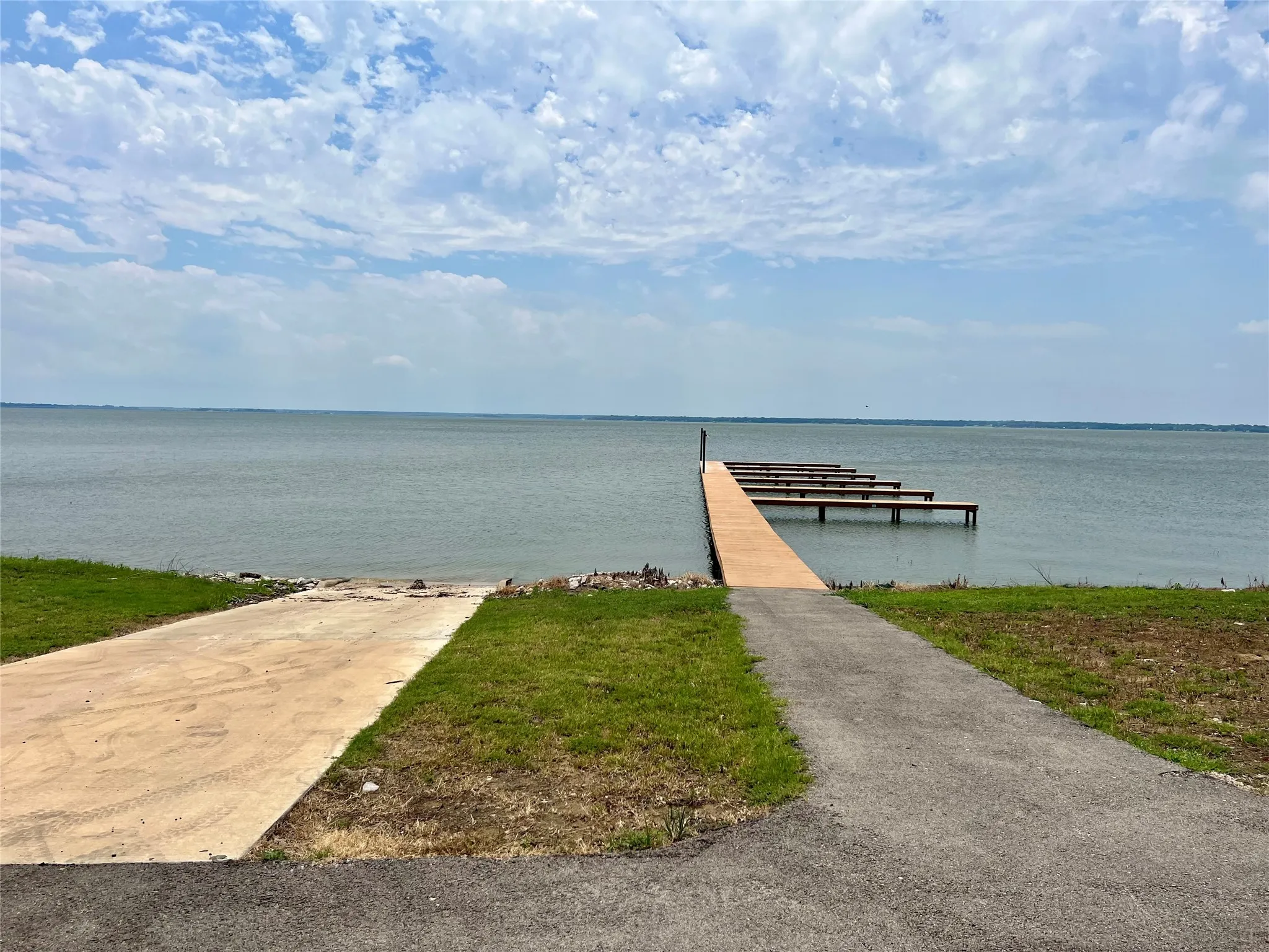 Unimproved Land For Sale in Kaufman County , 0 Shoreline Drive, Mabank, Texas 75143, 0, 0, Garage spaces, 0 Sqft, built in 0, mls#21387126, Real Estate Agent in Mabank, Homes For Sale in Kaufman county, Homes For Sale in Mabank, Realtor in Mabank Texas, Real Estate Brokerage Independent Realty Texas, Luminita Cordes Realtor
