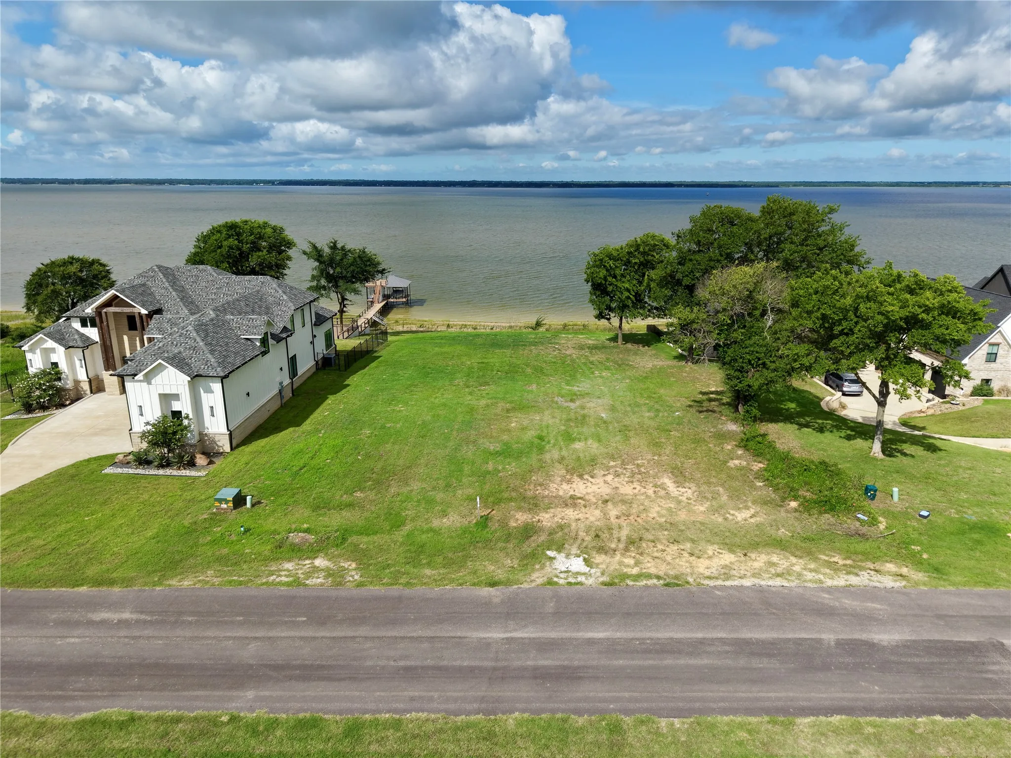 Unimproved Land For Sale in Kaufman County , 0 Shoreline Drive, Mabank, Texas 75143, 0, 0, Garage spaces, 0 Sqft, built in 0, mls#21387126, Real Estate Agent in Mabank, Homes For Sale in Kaufman county, Homes For Sale in Mabank, Realtor in Mabank Texas, Real Estate Brokerage Independent Realty Texas, Luminita Cordes Realtor